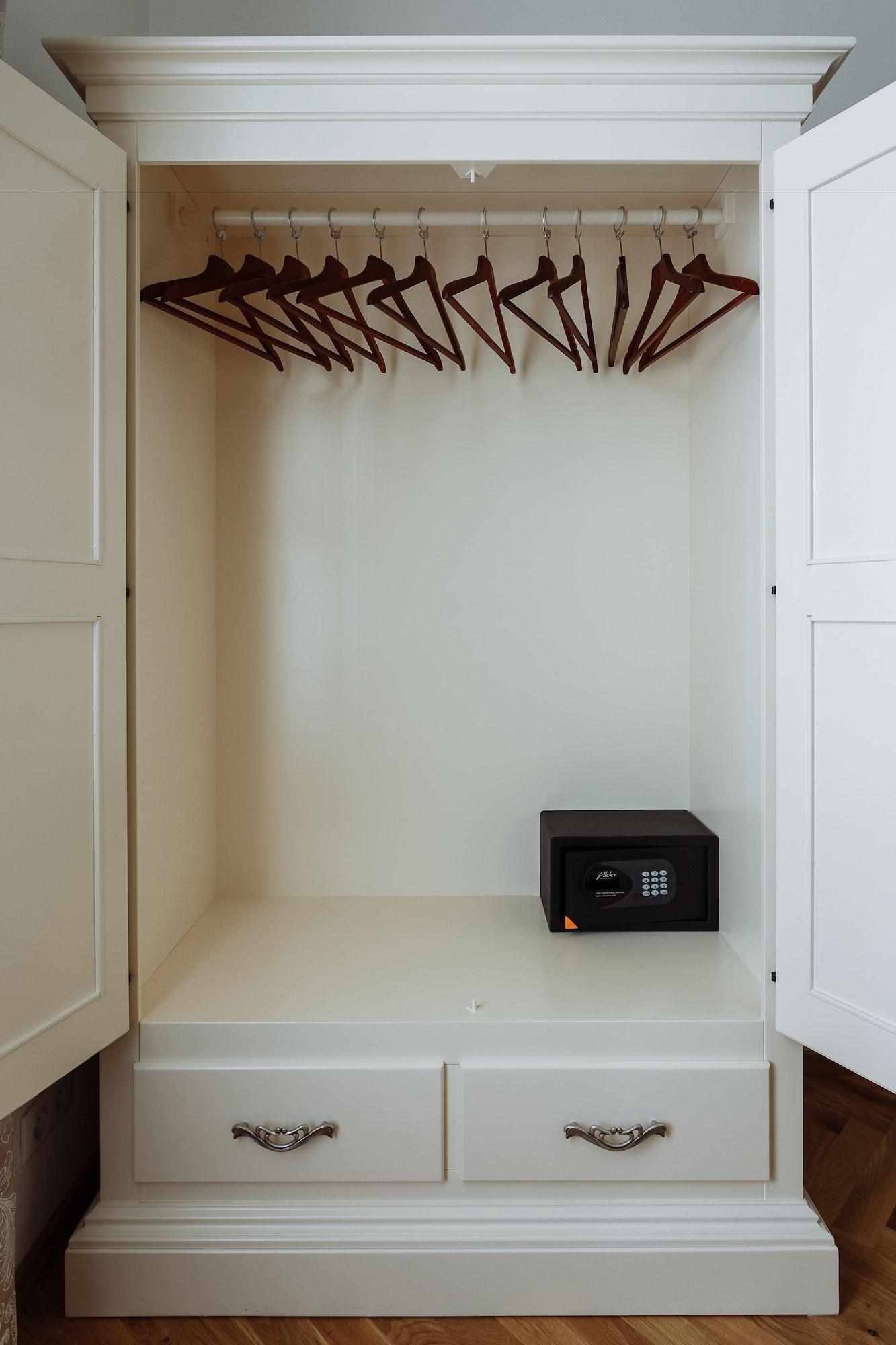 Set de Habitación High Heaven Residence