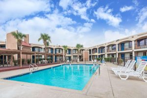 Alojamiento - Days Inn by Wyndham San Antonio Splashtown/ATT Center
