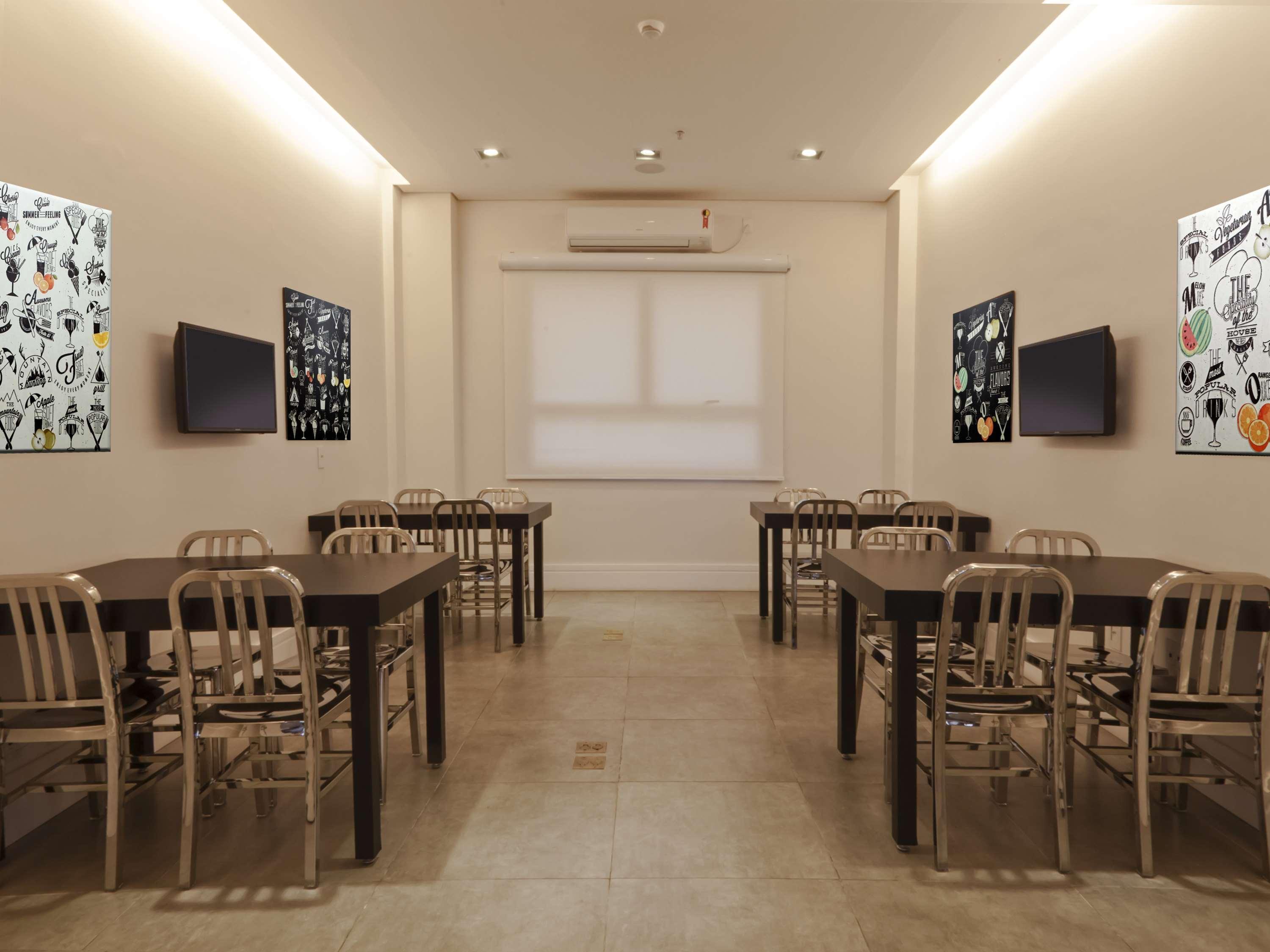 Bar/Salón Ibis Styles Boa Vista