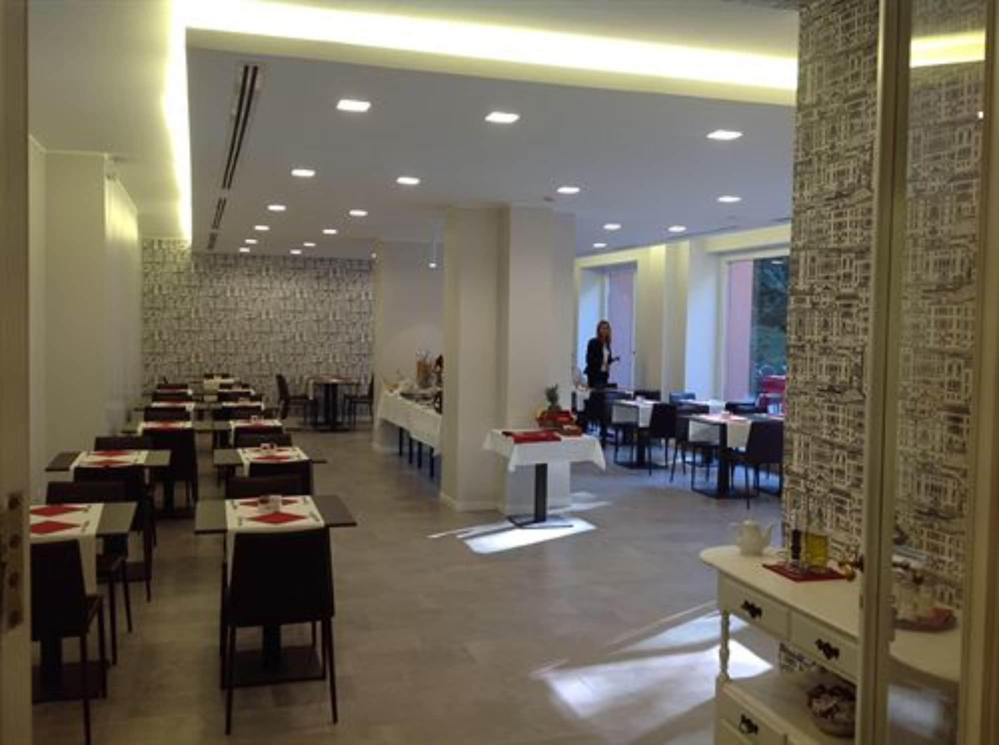 Bar/Salón Hotel Tiziano