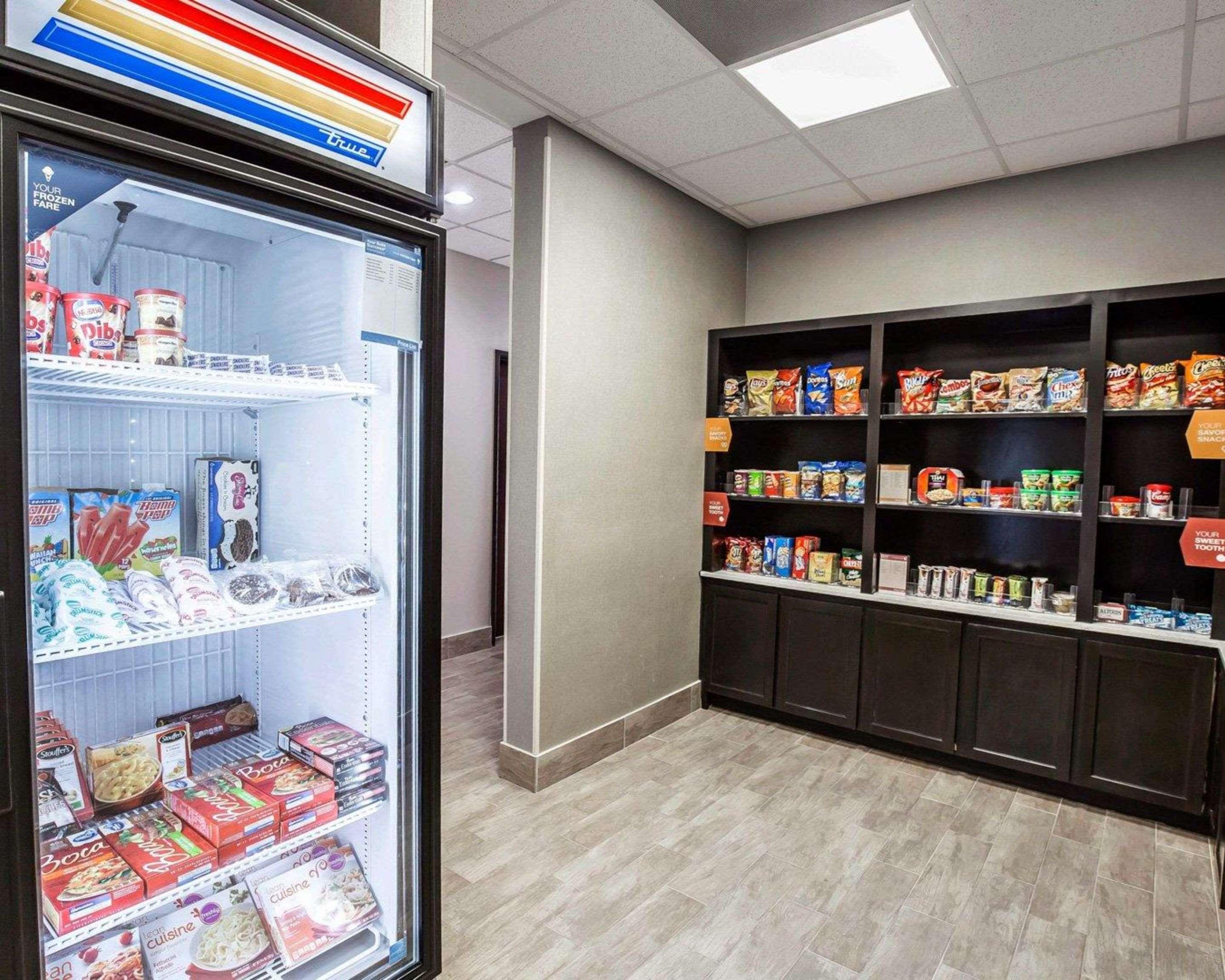 Vista Exterior Comfort Suites Northwest - Cy - Fair