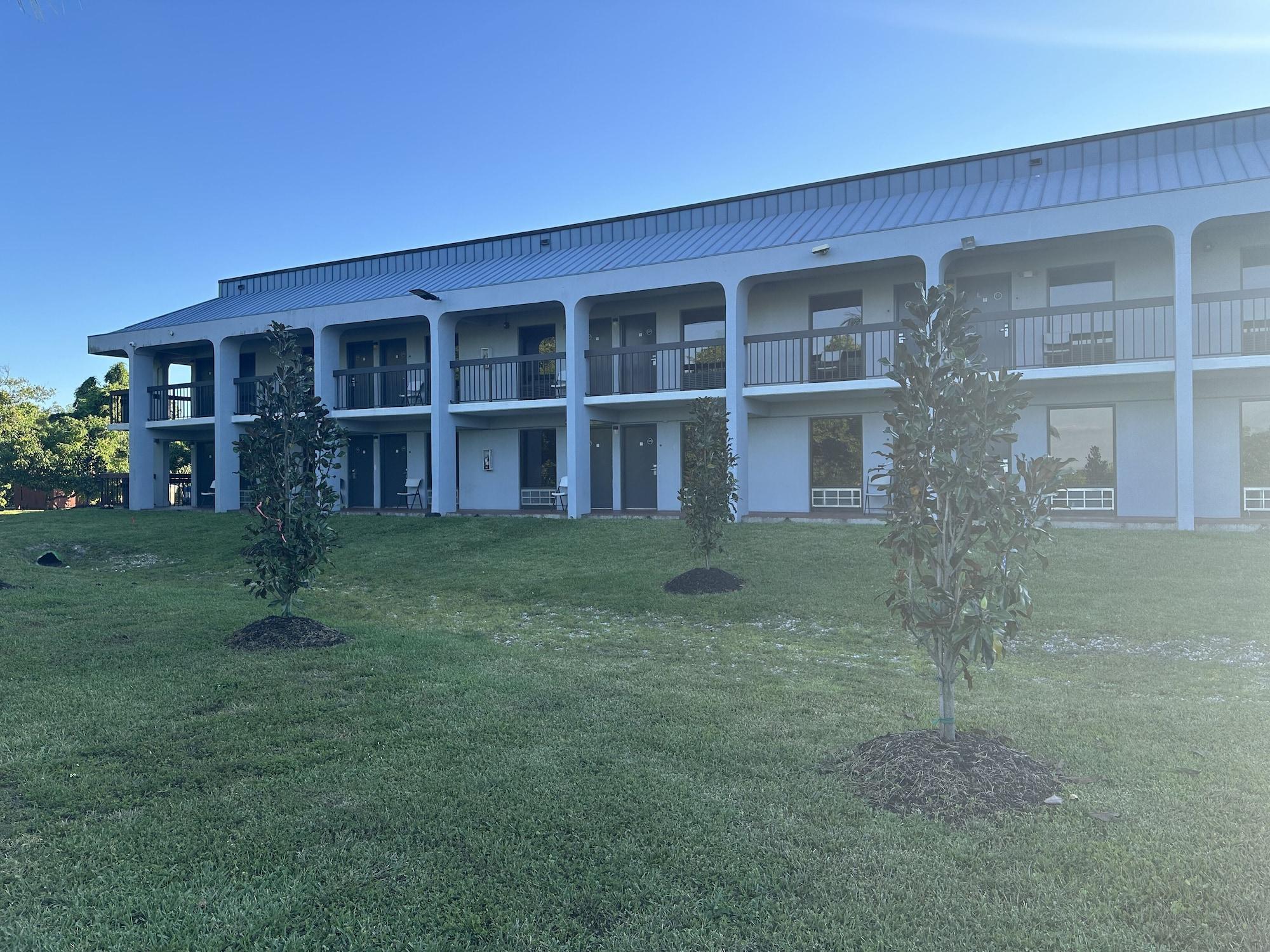 Vista Exterior Riverview Inn