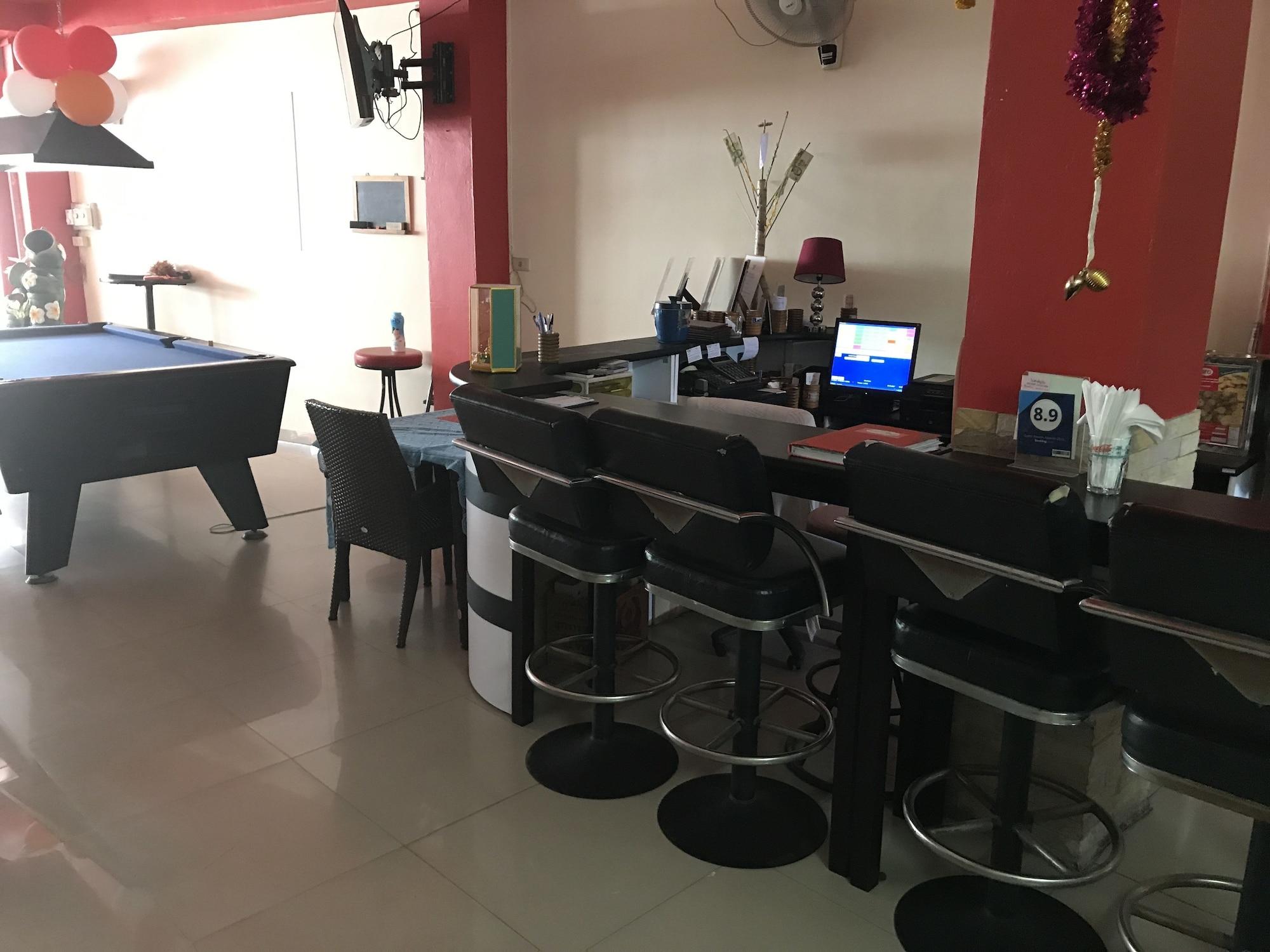 Bar/Salón Bua Khao Paradise