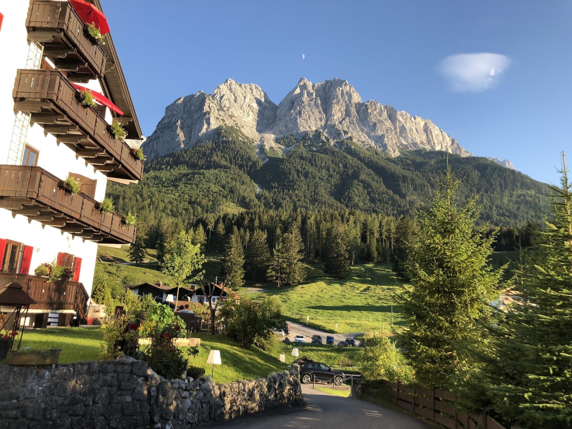 Vista Exterior Bayern Resort Hotel garni & Apartments
