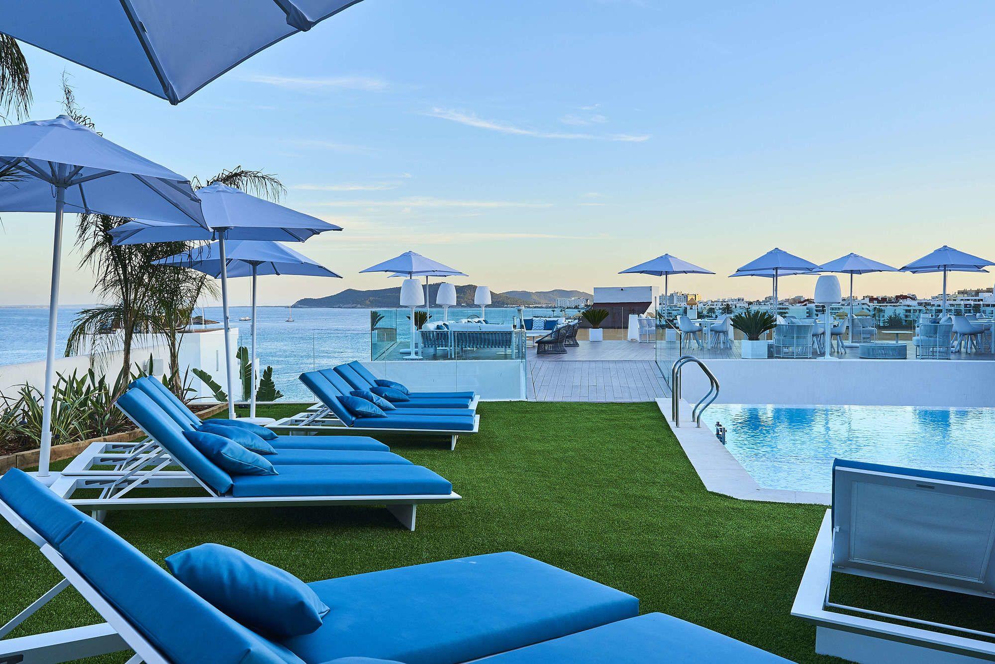Vista da piscina Eurostars Ibiza