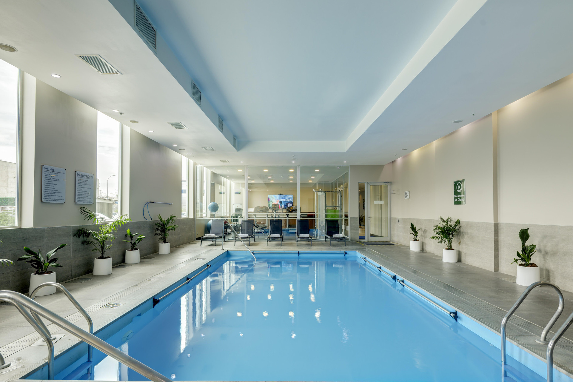 Vista Piscina Wyndham Santiago Aeropuerto