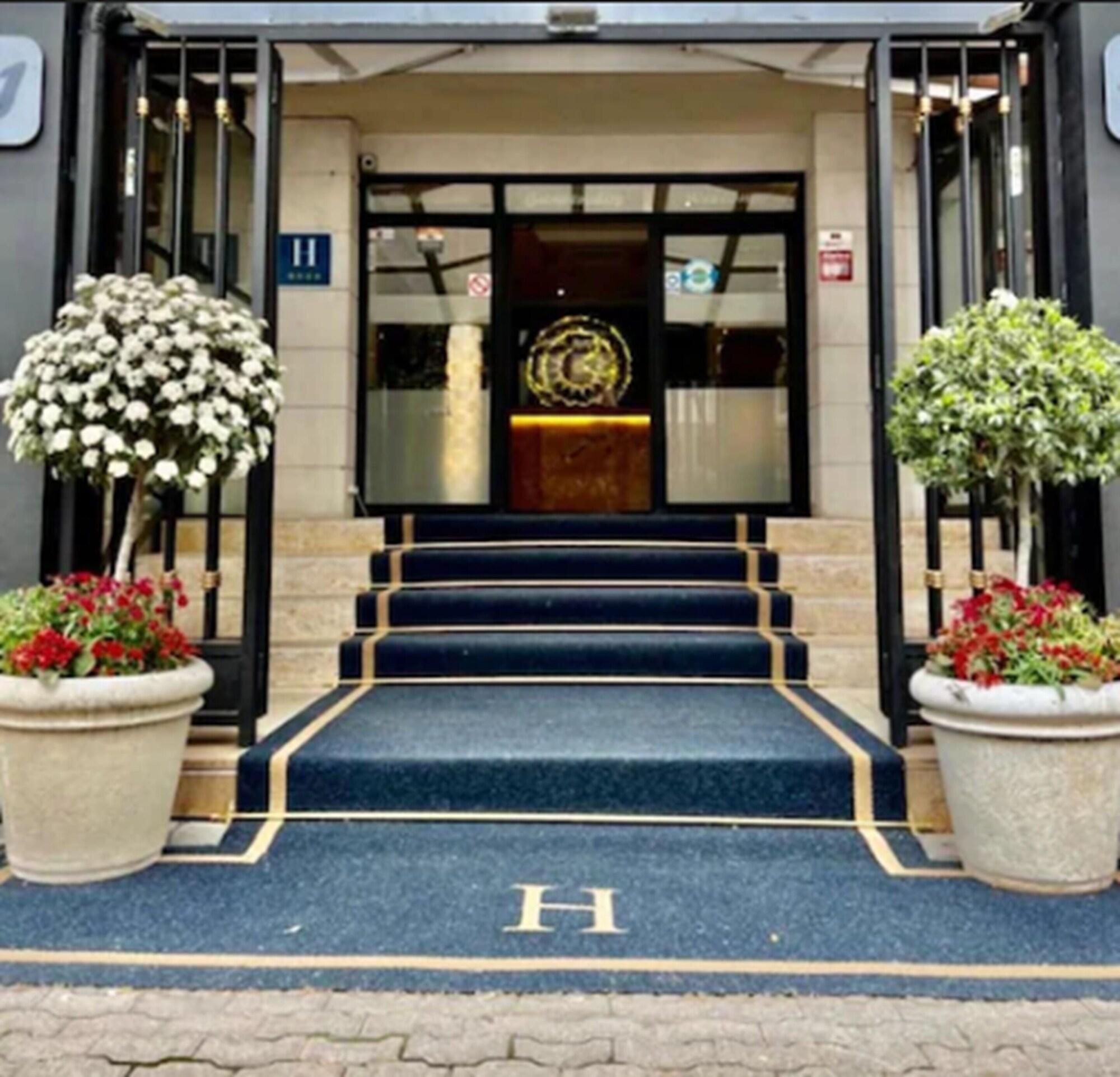 Vista Lobby Hotel Suites Feria de Madrid