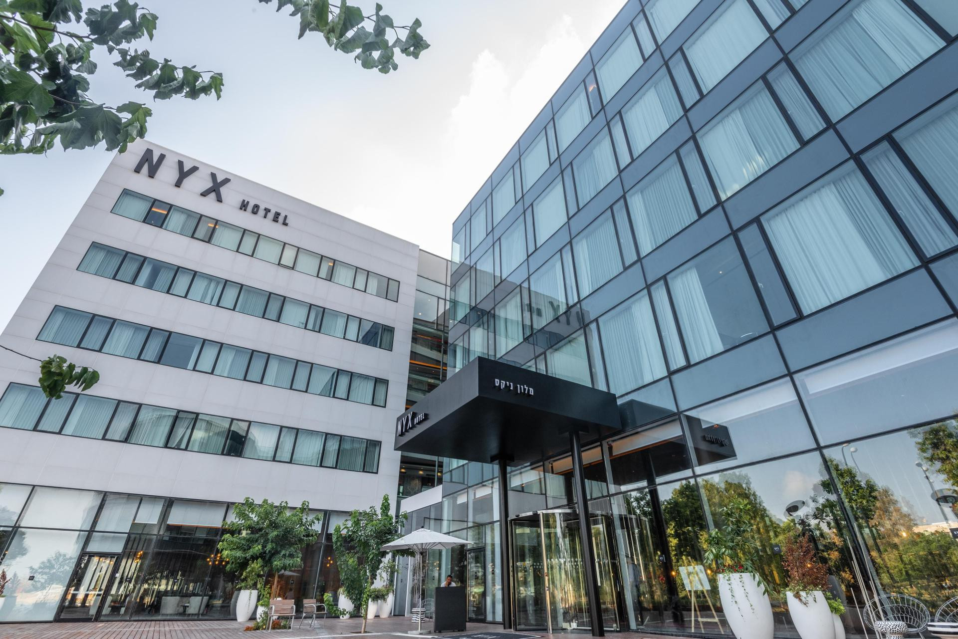 Vista Exterior NYX Herzliya