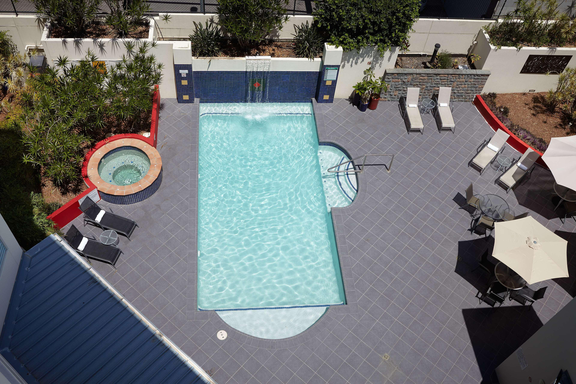 Vista Piscina West End Central Apartments