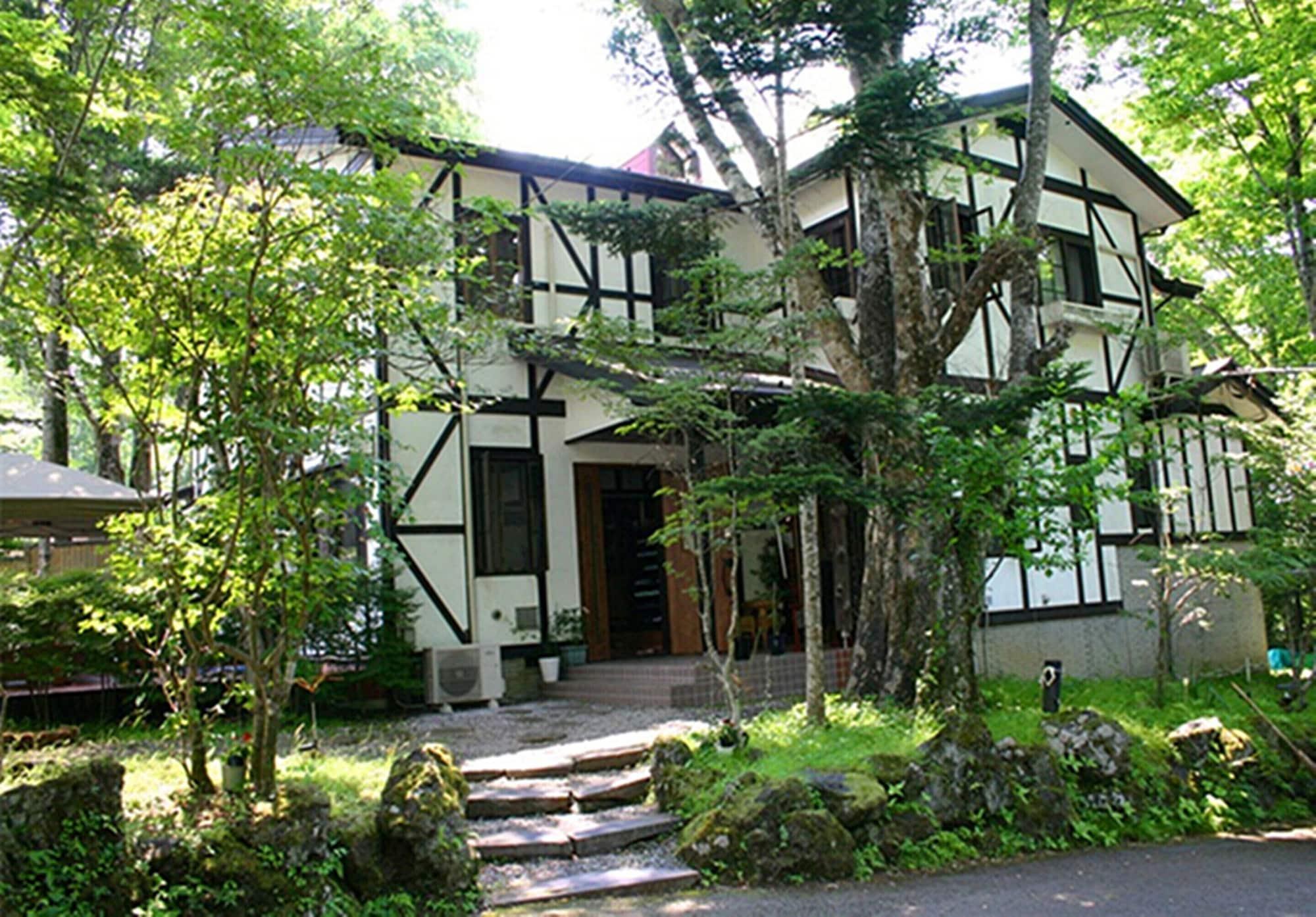 Varios Pension Marie