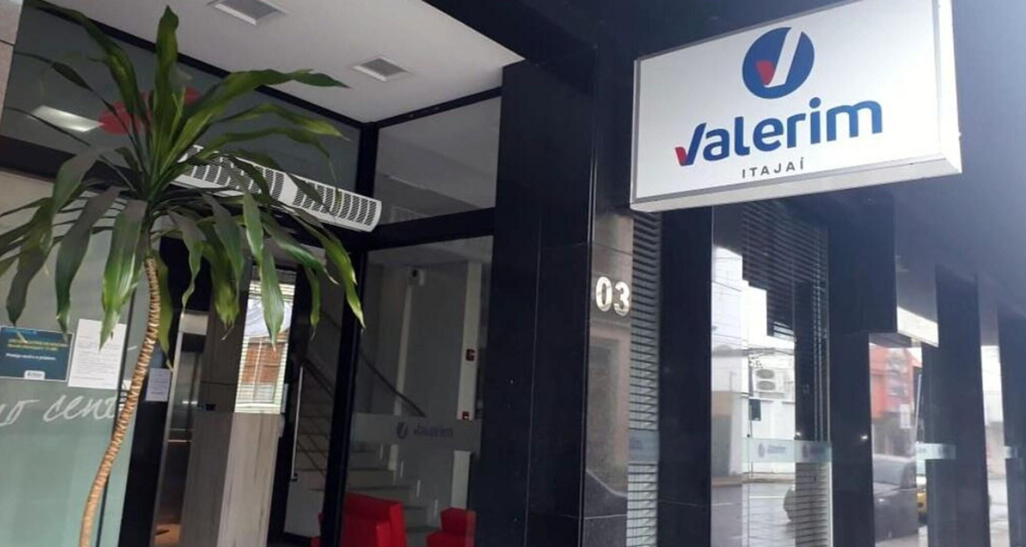 Vista Exterior Hotel Valerim Itajaí