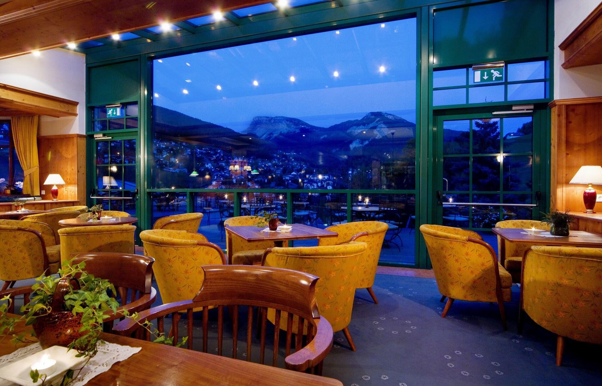 Vista Lobby Alpin & Vital Hotel La Perla