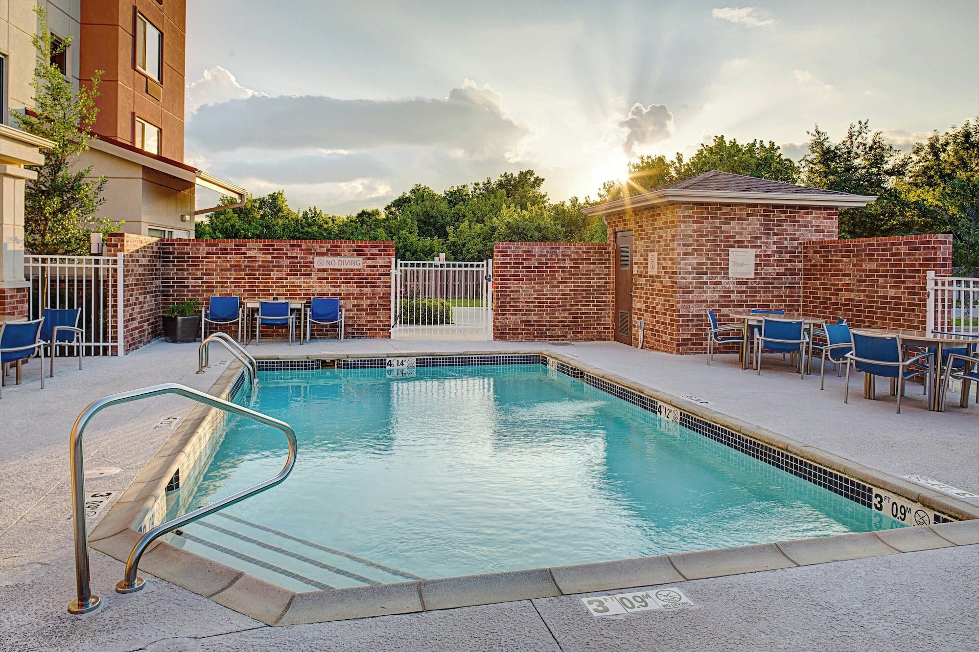 Vista Piscina TownePlace Suites by Marriott Fayetteville North