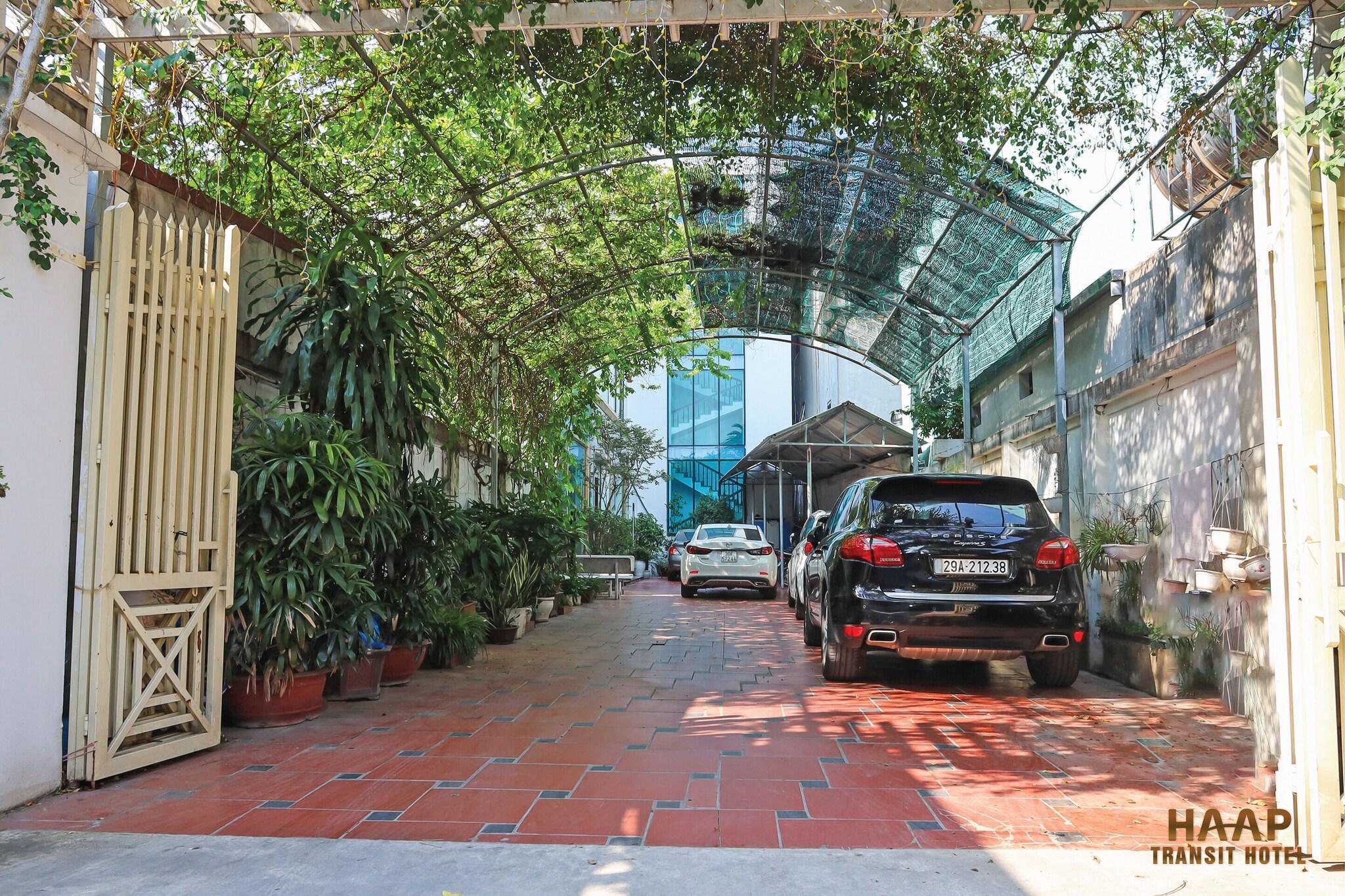 Varios HAAP Transit Hotel