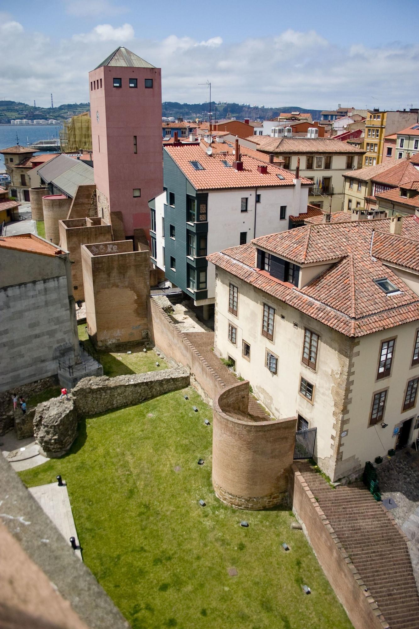 Vista Exterior Hotel Asturias