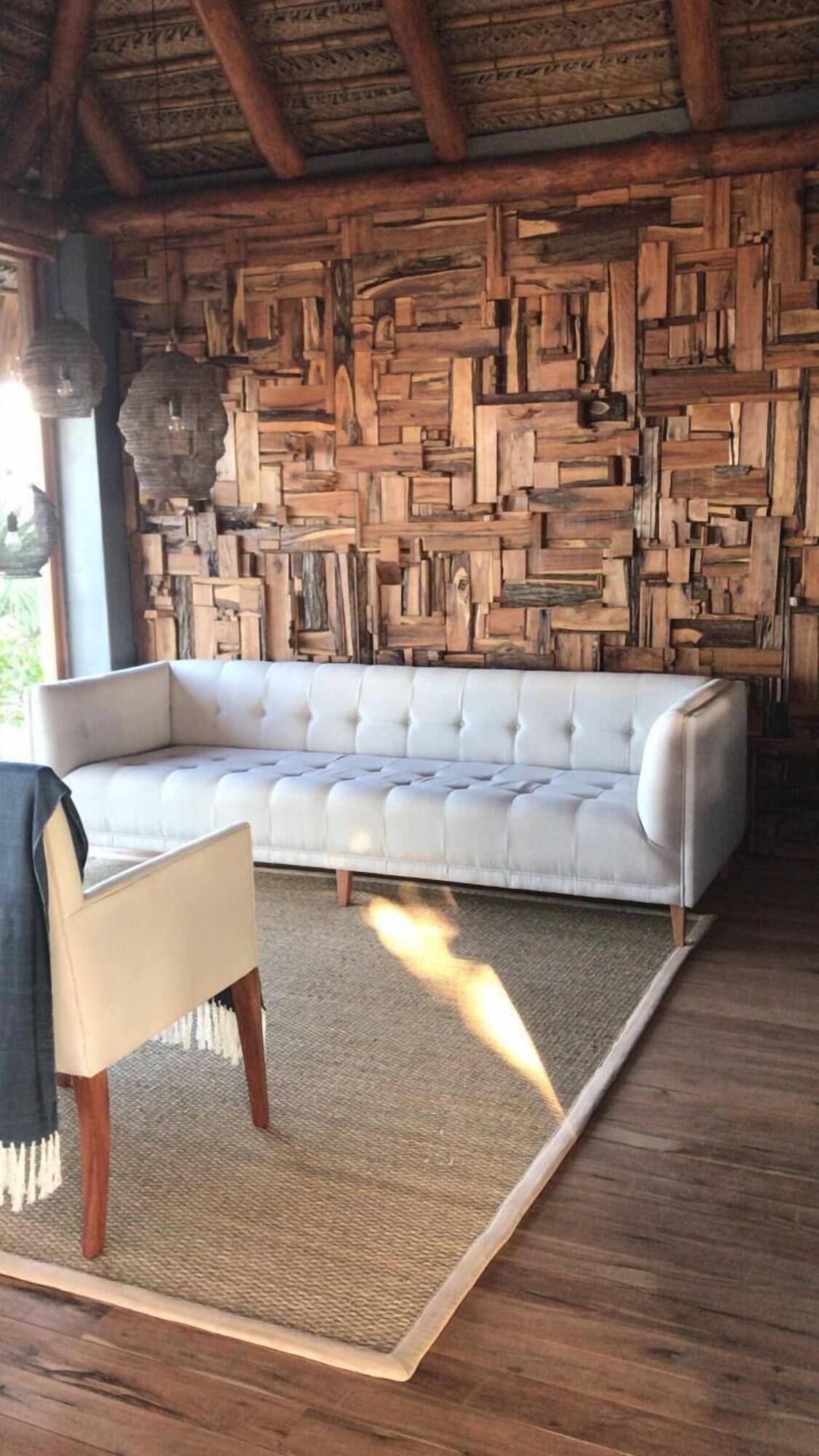 Vista Lobby Eclectic Beach Retreat