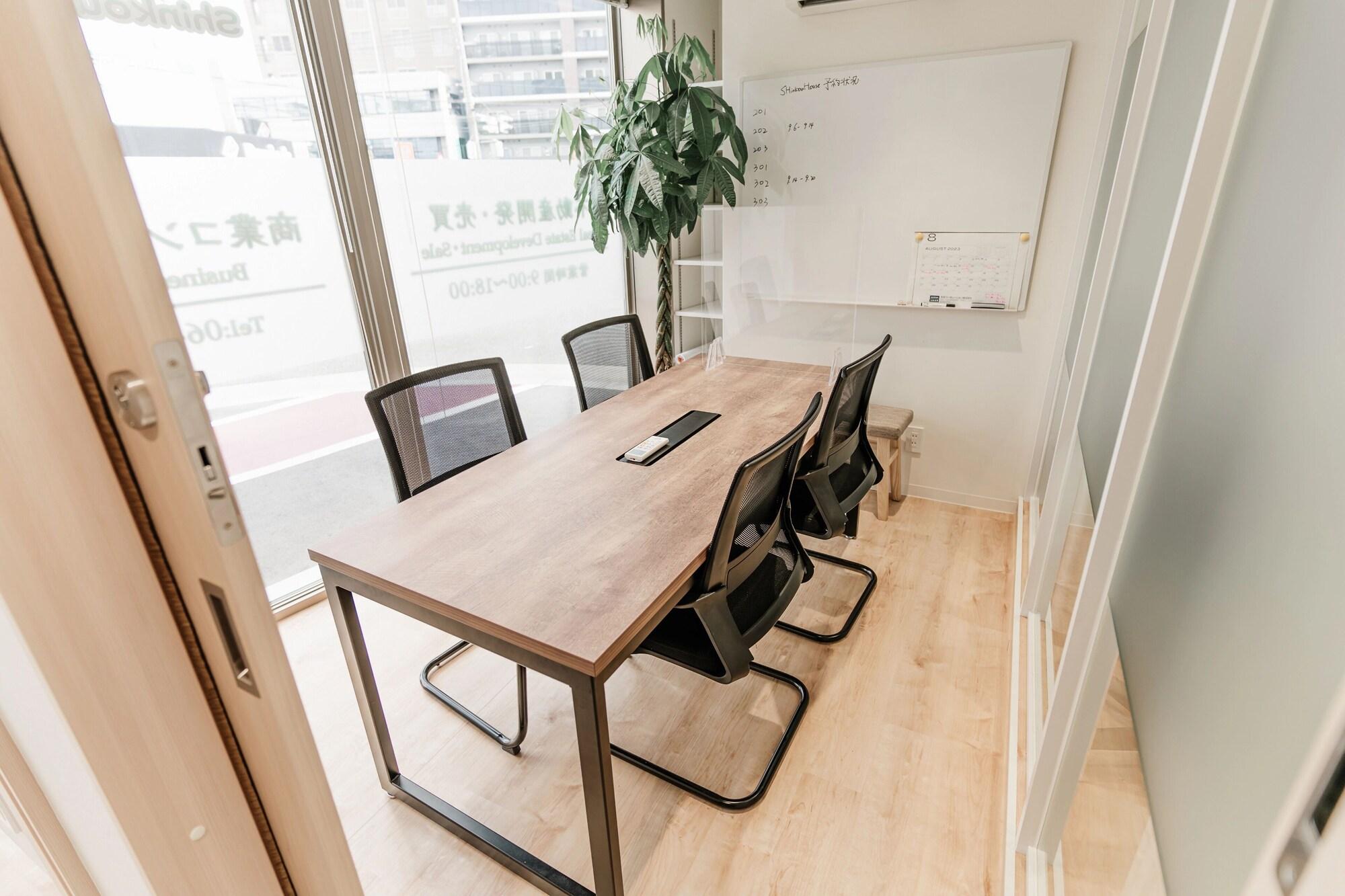 Sala de Reuniones Shinkou House UE