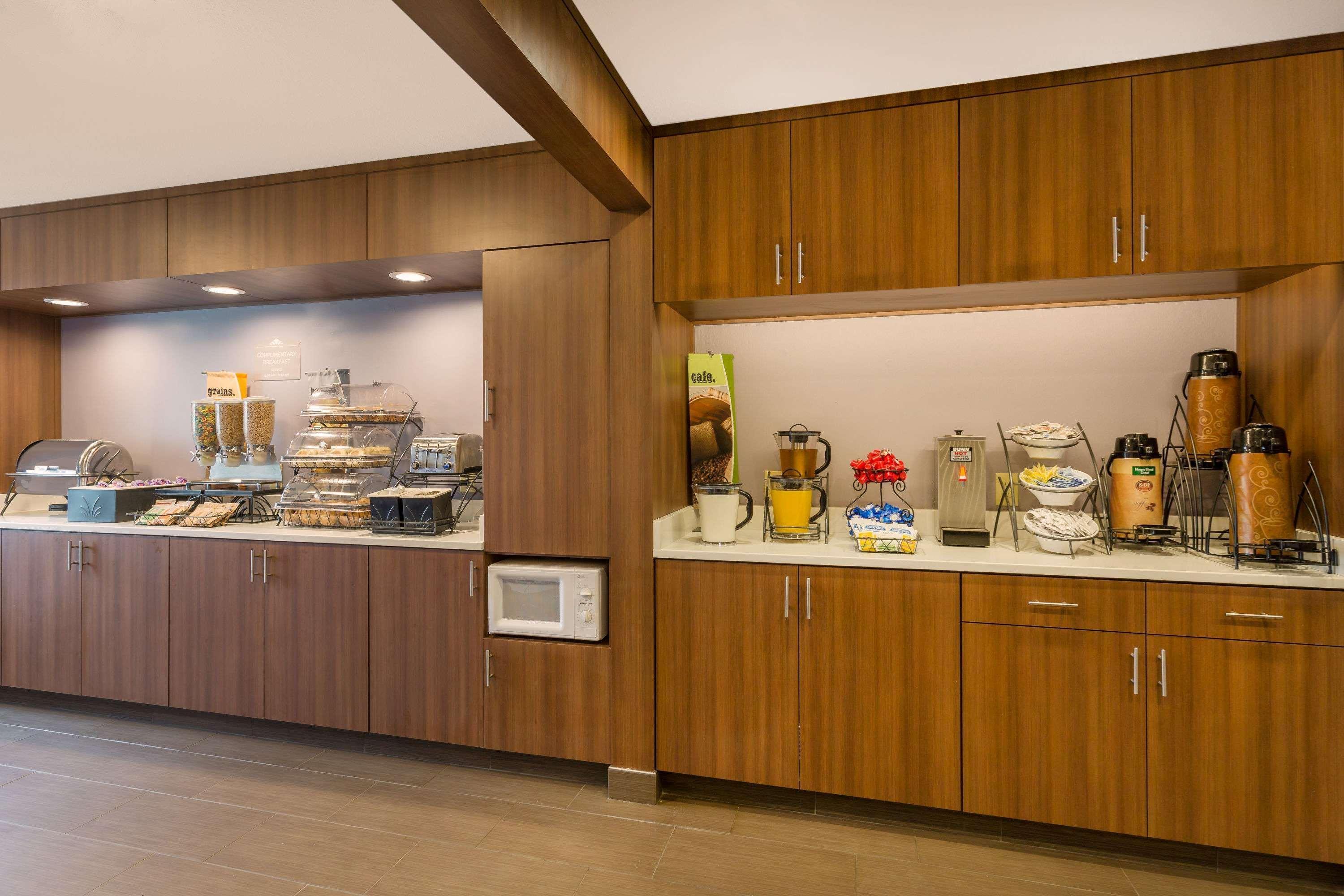 Restaurant Microtel Inn & Suites by Wyndham Richmond Airport