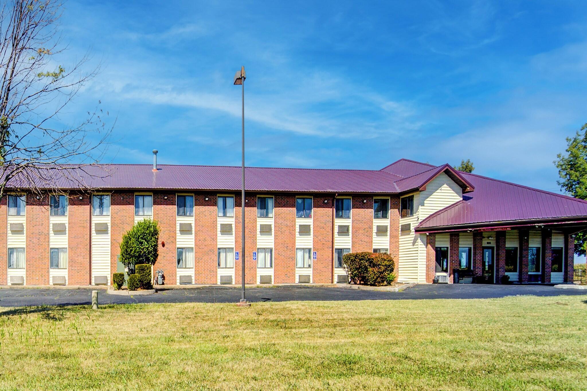 Vista Exterior Capital O Amerihost Inn and Suites Mexico Hwy 54 MO