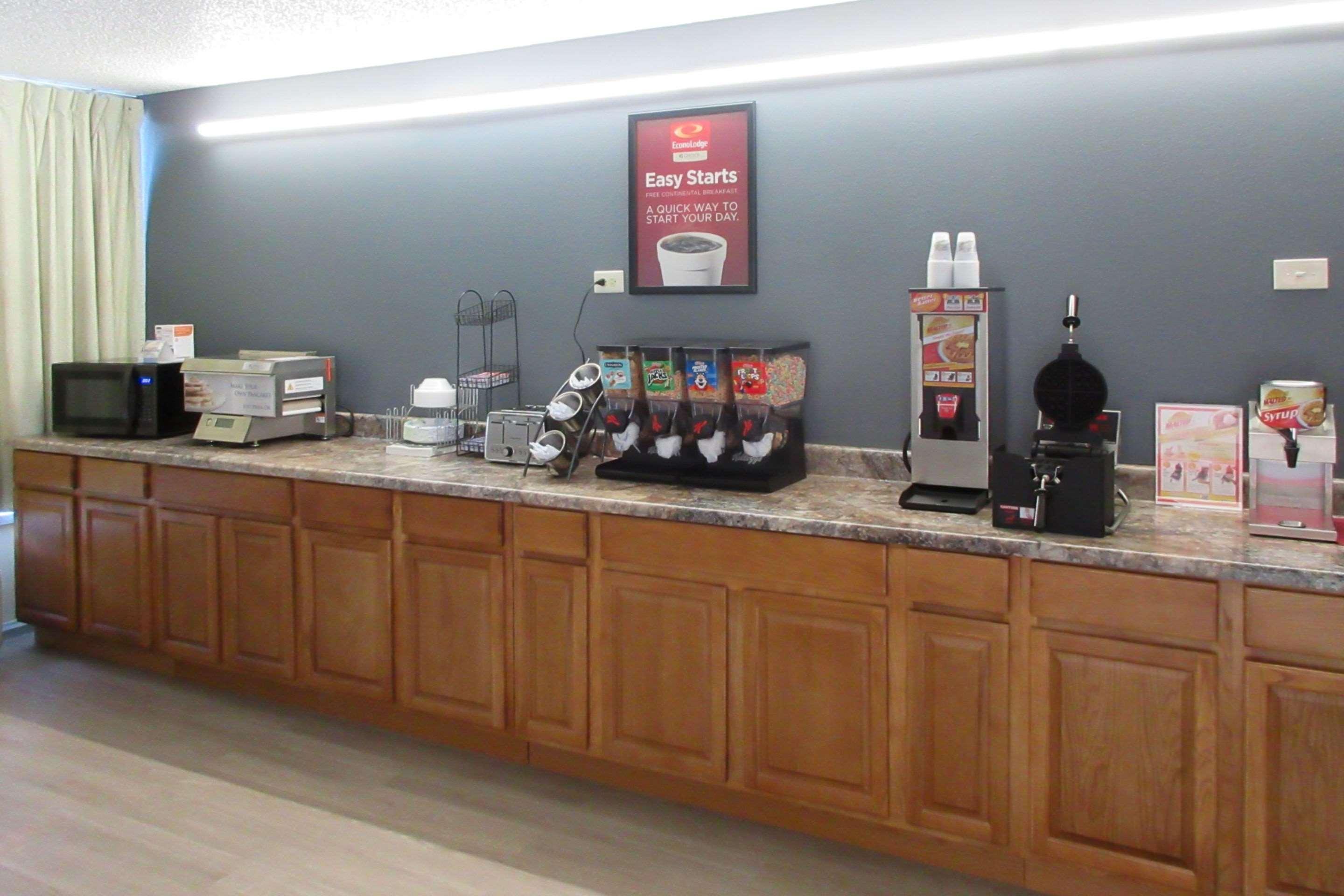 Restaurant  Econo Lodge Paducah West I-24