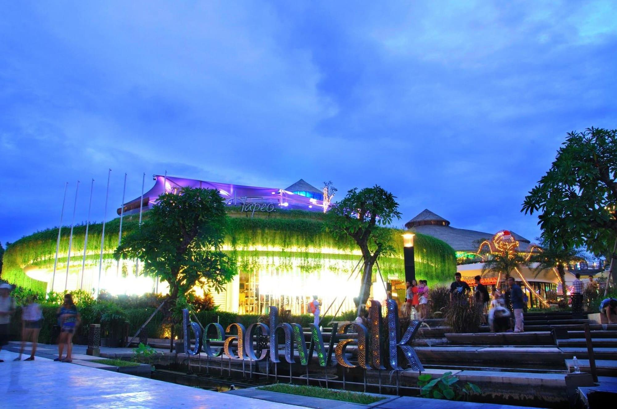 Vista Exterior Bemo Corner Guest House