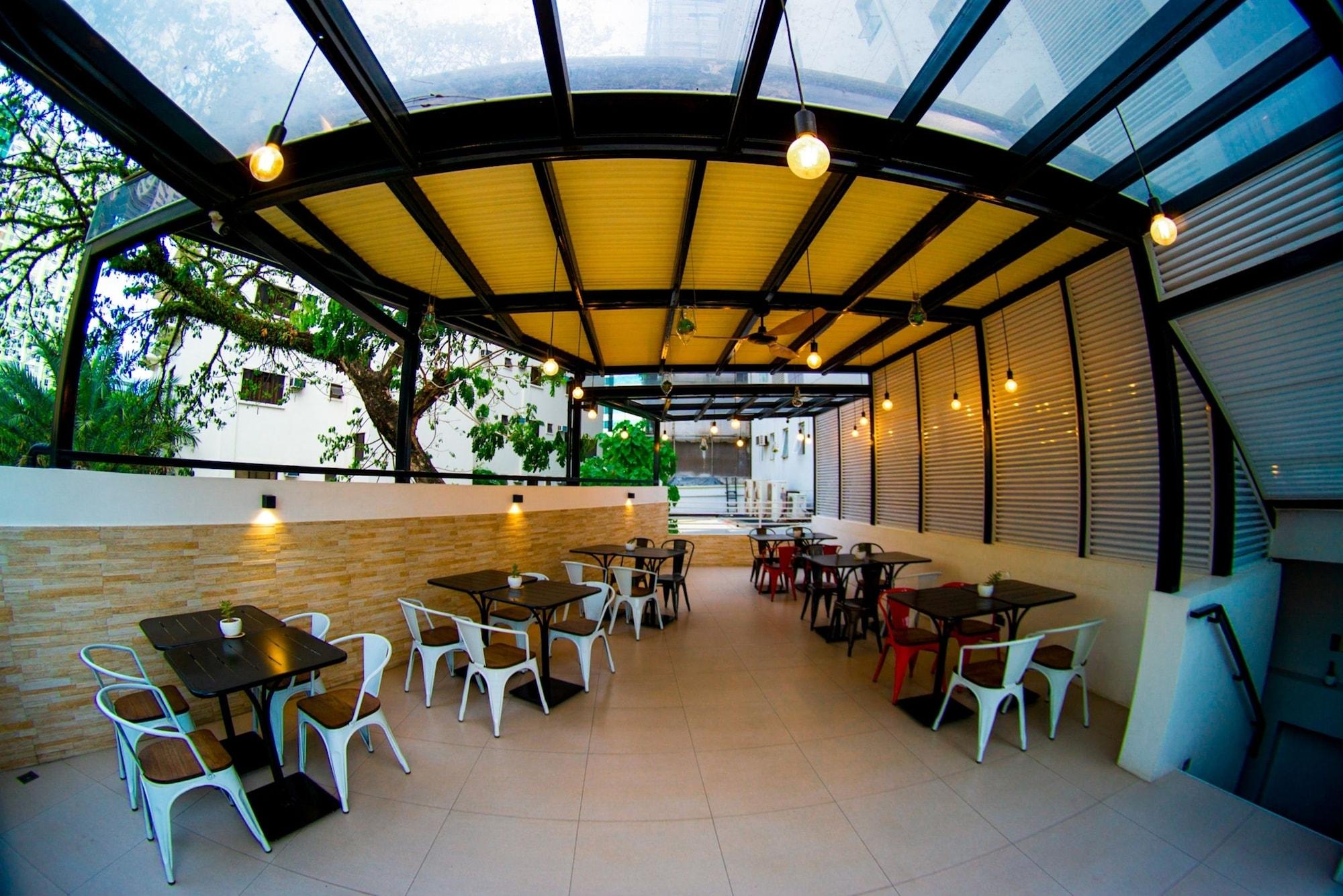 Restaurant Zerenity Hotel & Suites