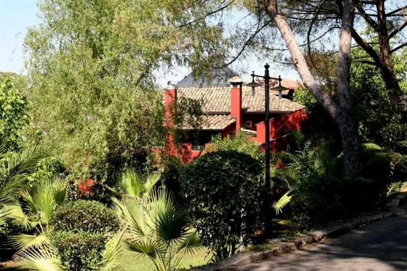 Seven Hills Village, Roma Best Day