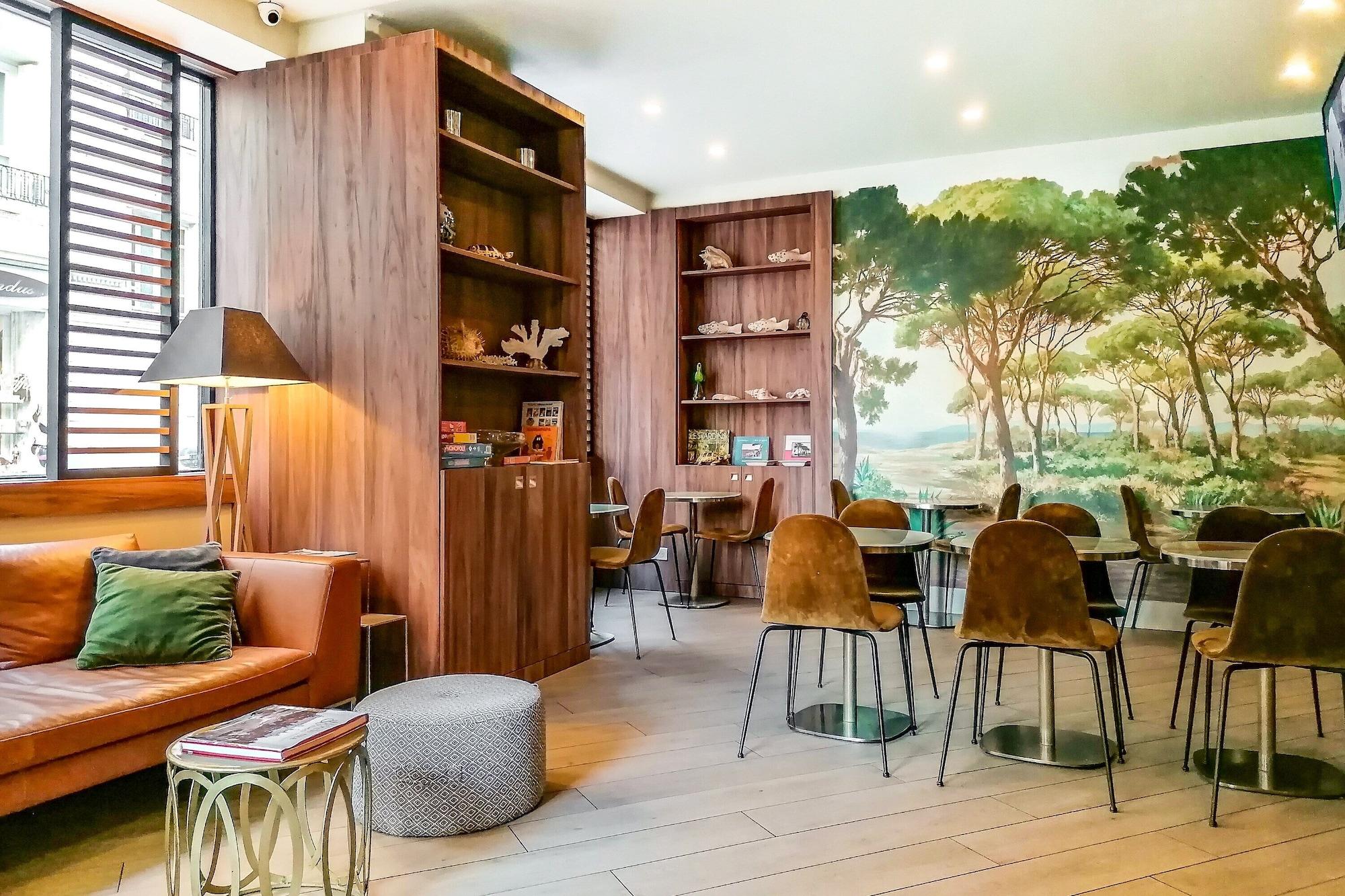 Vista Lobby Hôtel de France, un hôtel AMMI