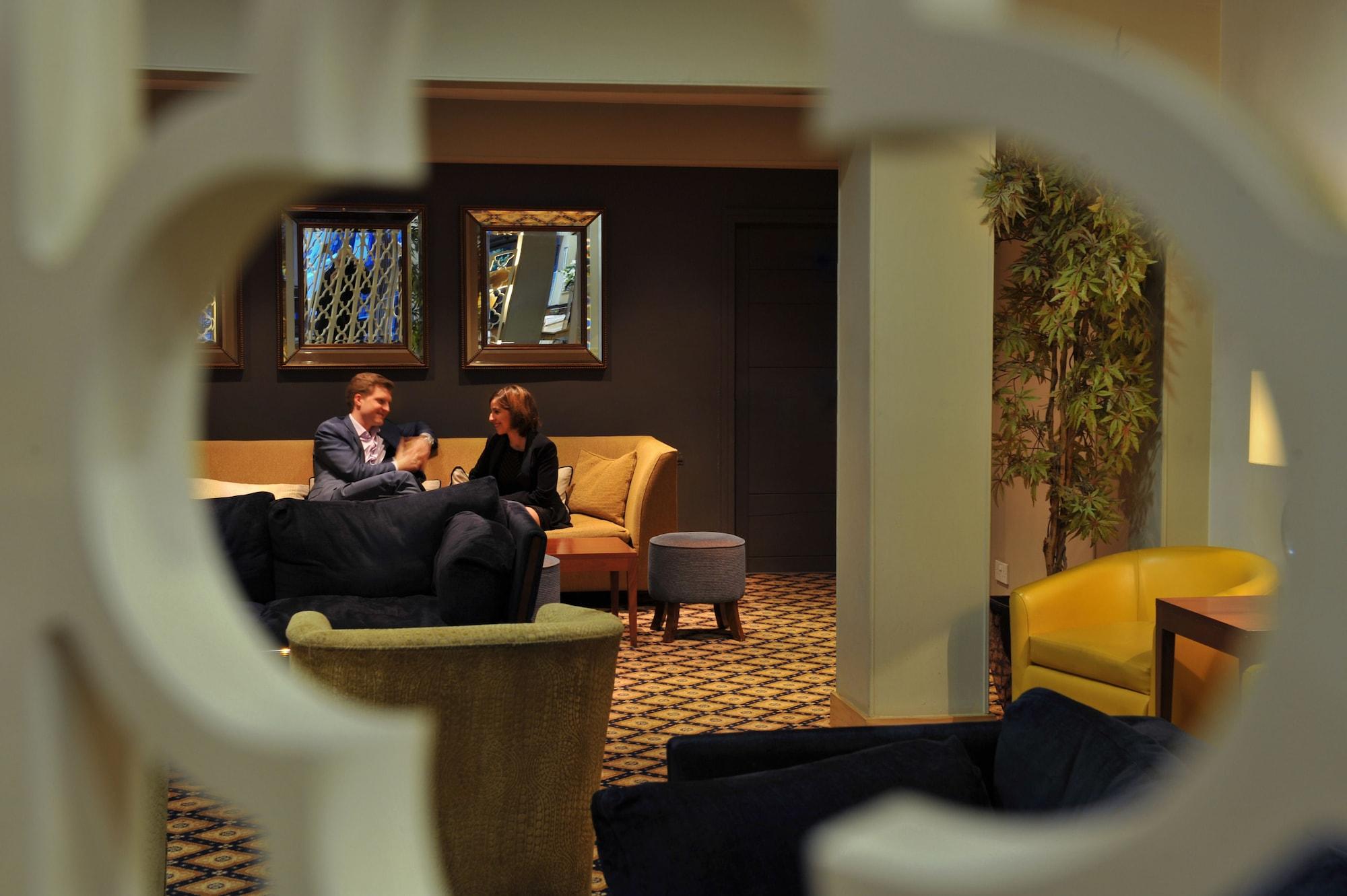 Vista Lobby Antoinette Hotel Wimbledon