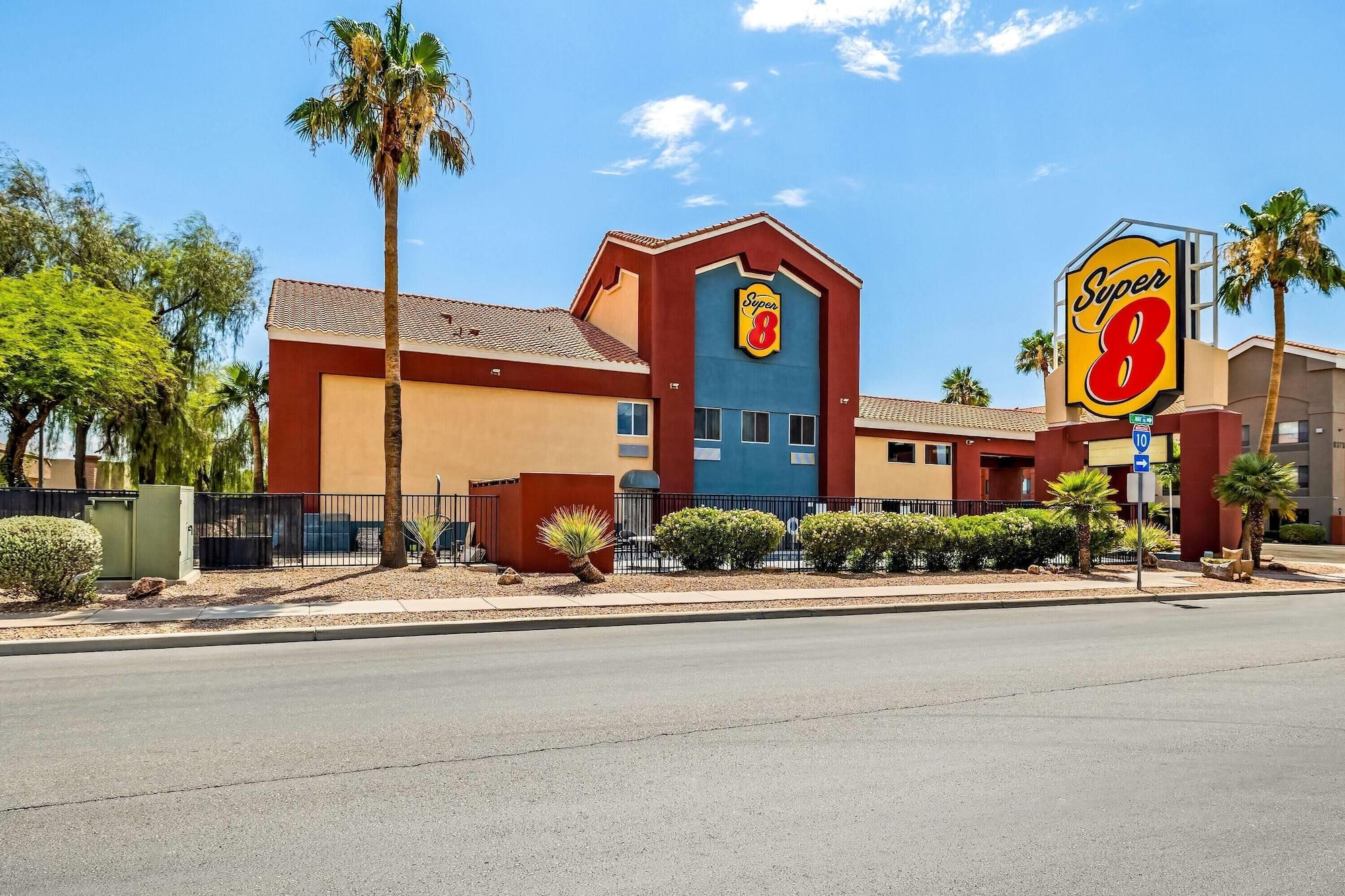 Varios Super 8 by Wyndham Marana/Tucson Area