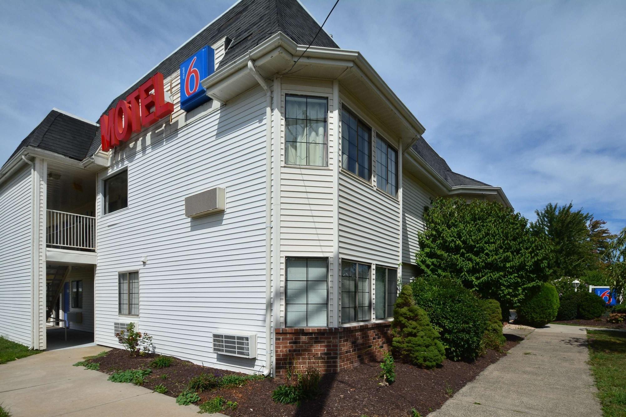 Vista Exterior Motel 6 Wethersfield, CT - Hartford