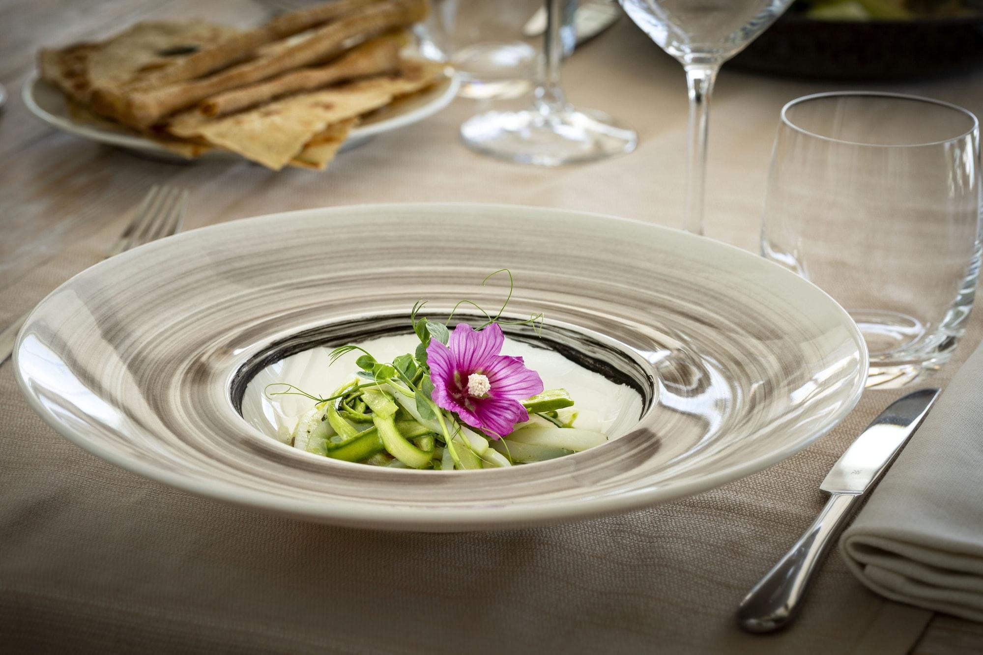 Restaurant Li Finistreddi Exclusive Country Retreat