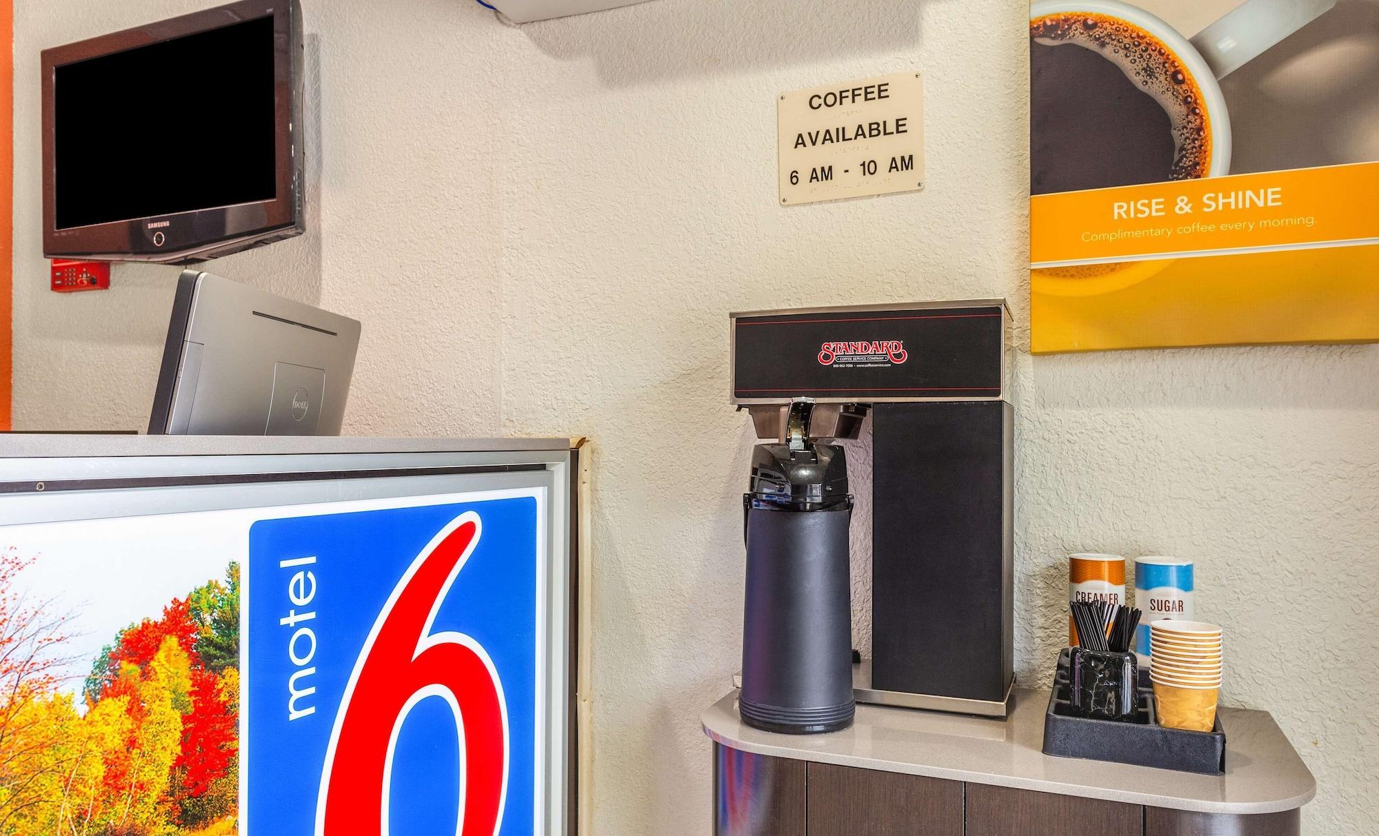 Bar/Salón Motel 6 Huntington, WV