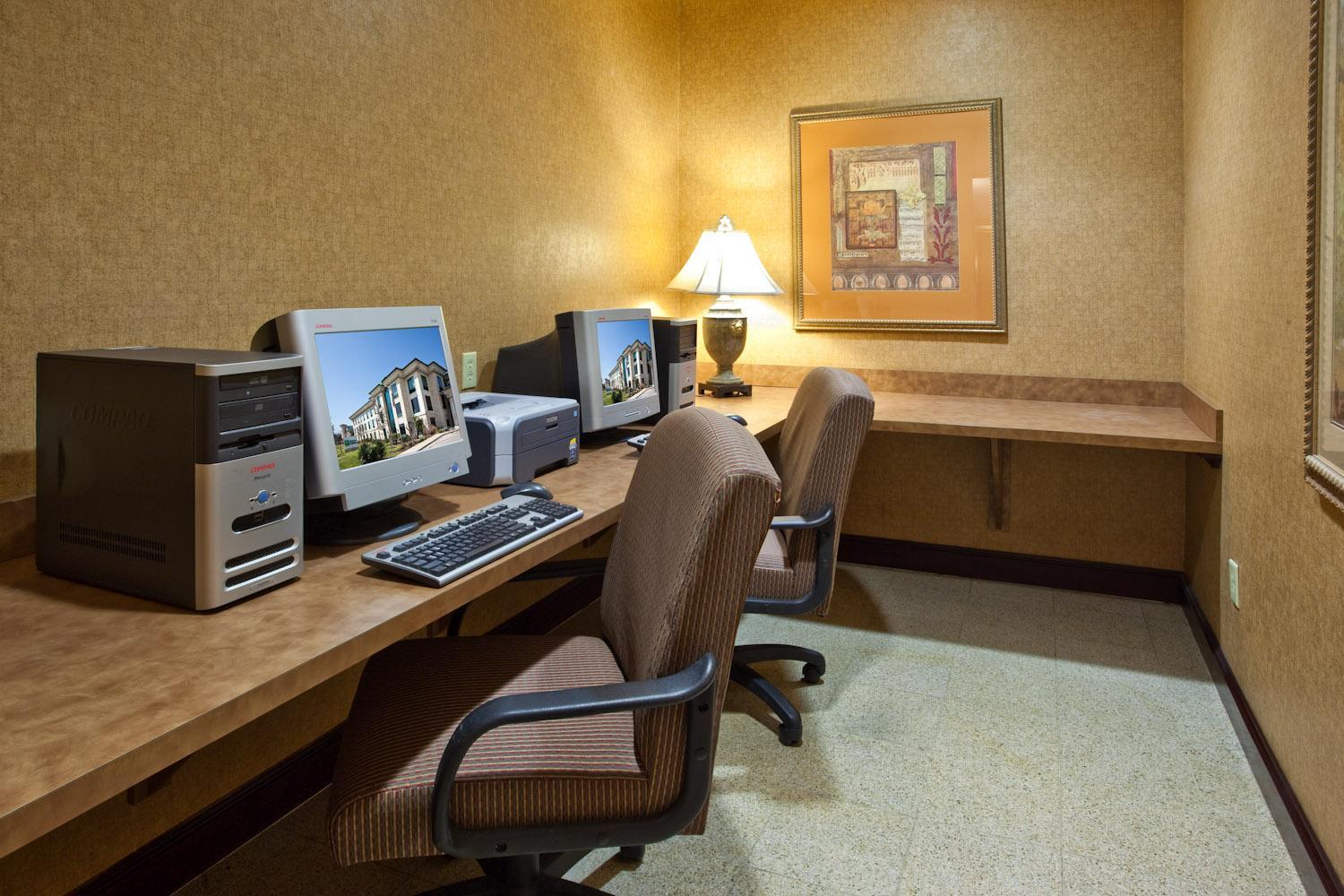 Business center Holiday Inn Express Hotel & Suites Austin - Sunset Valley