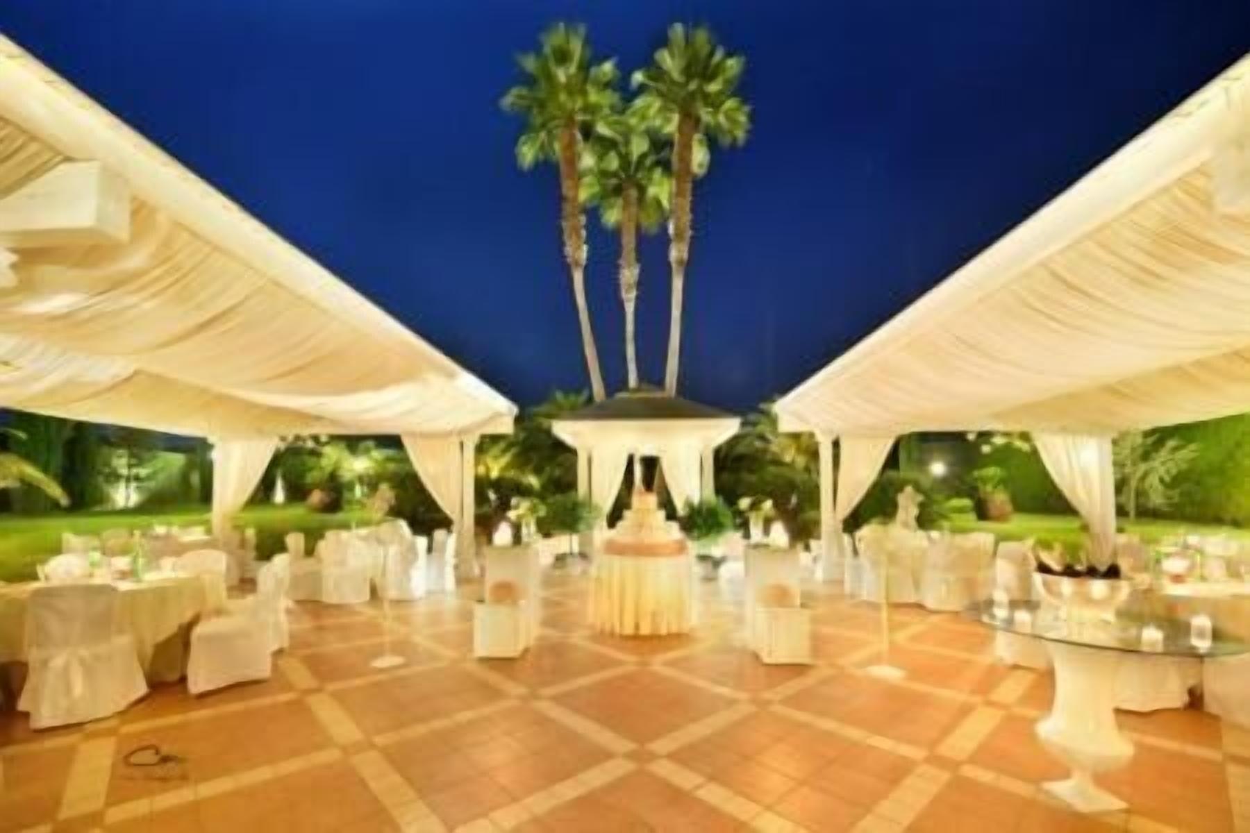 Salón de Baile La Corte Di Opaka