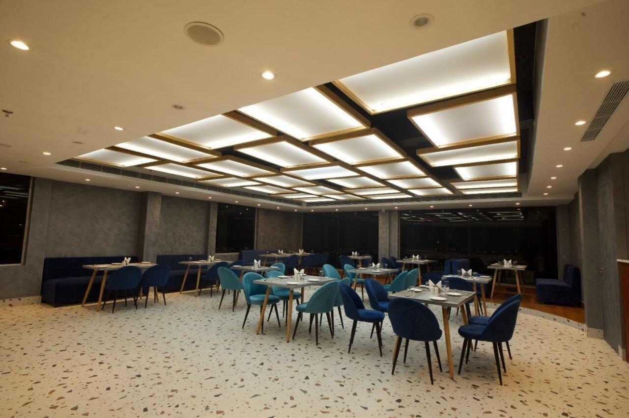 Restaurant Dolphin club and Resort