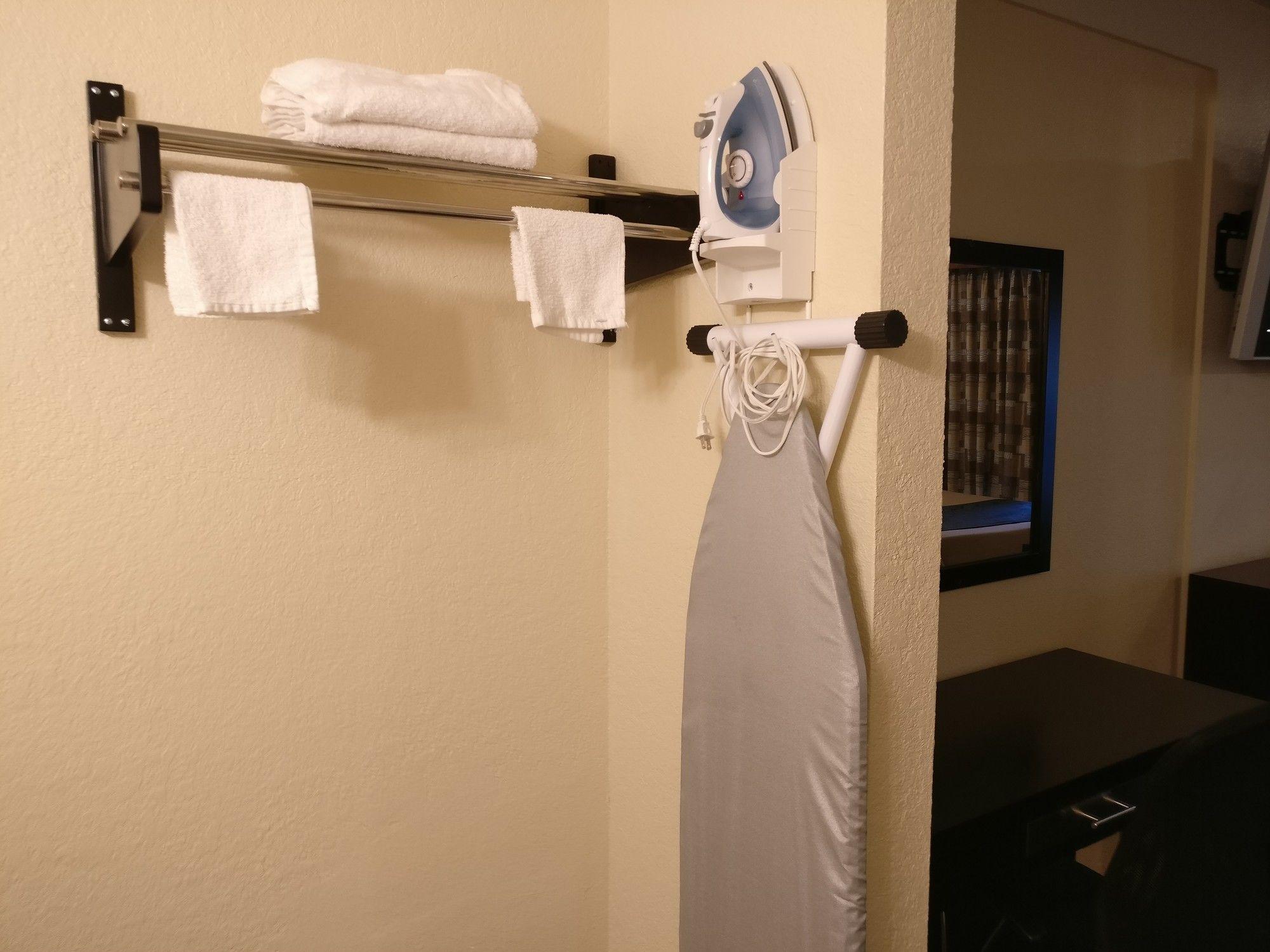 Set de Habitación Travelodge by Wyndham Fresno Yosemite Area