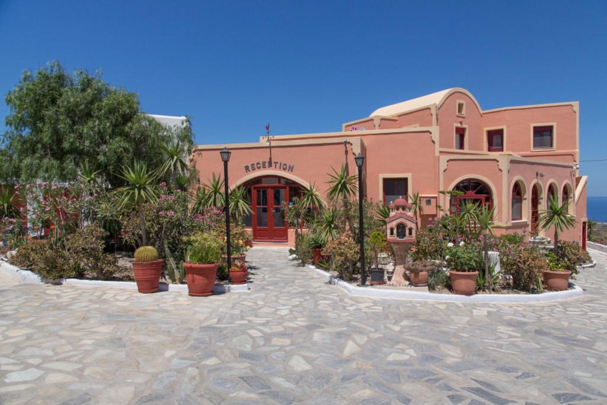 Vista Exterior Pension The Flower