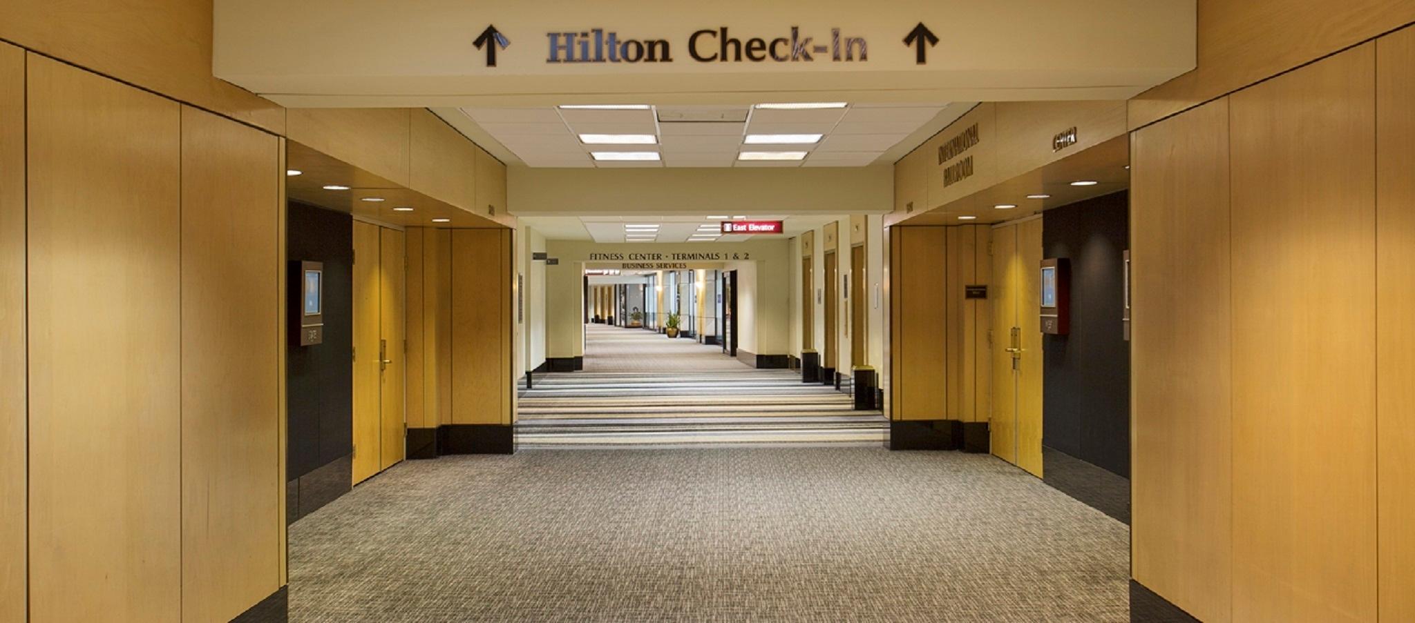 Vista Lobby Hilton Chicago O'Hare Airport