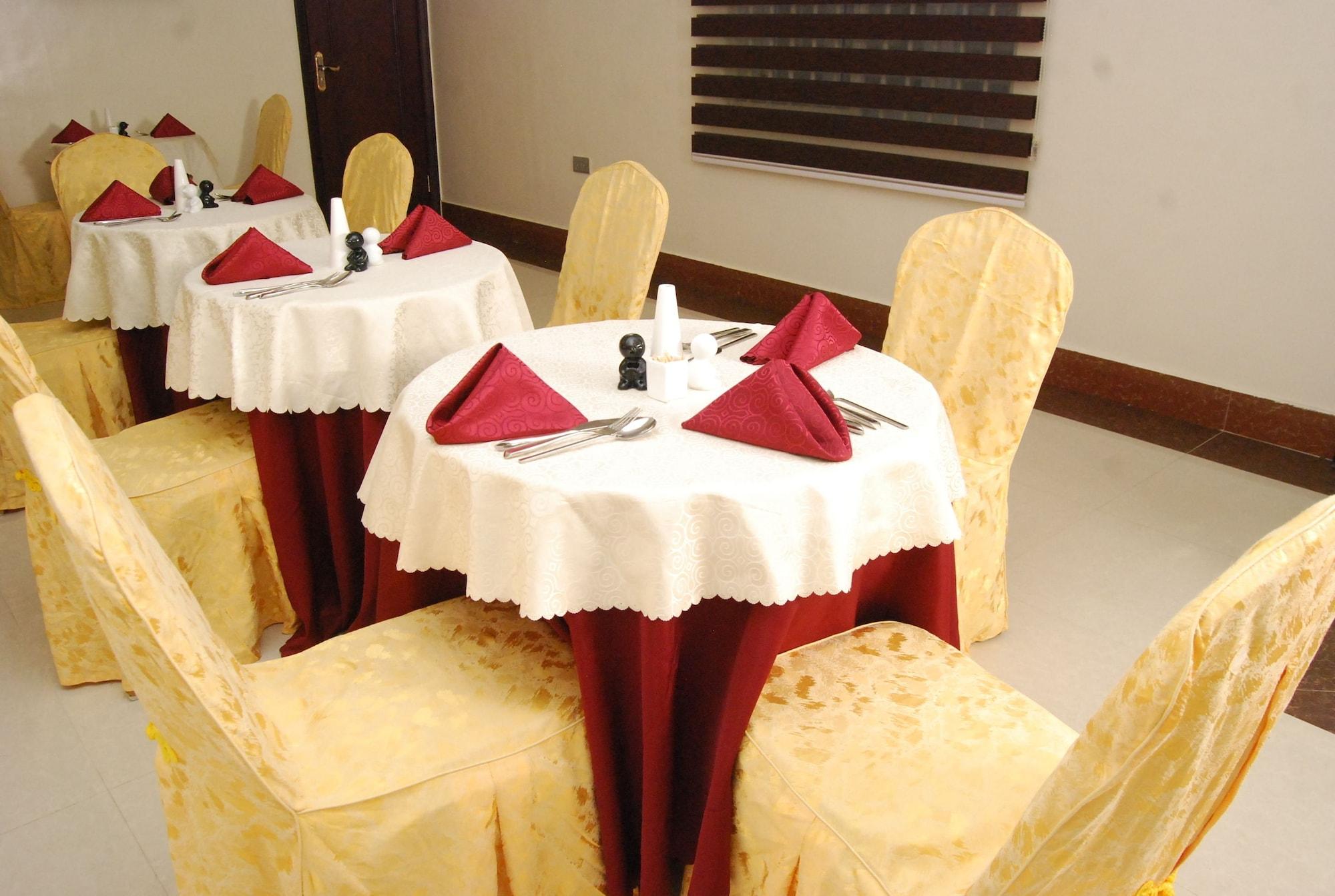 Restaurant Grandbee Apartment and Residence