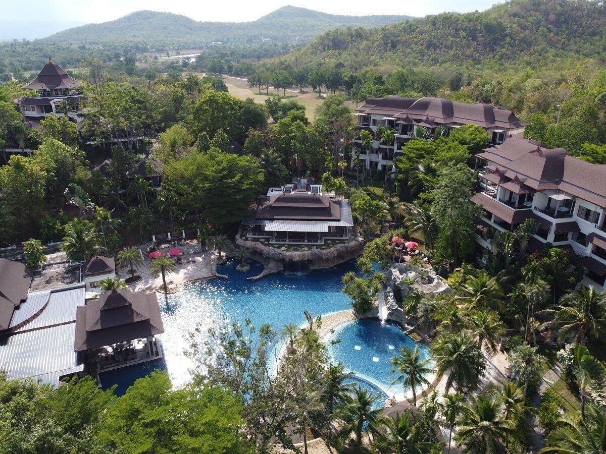 Vista Exterior Springfield Village Golf & Spa