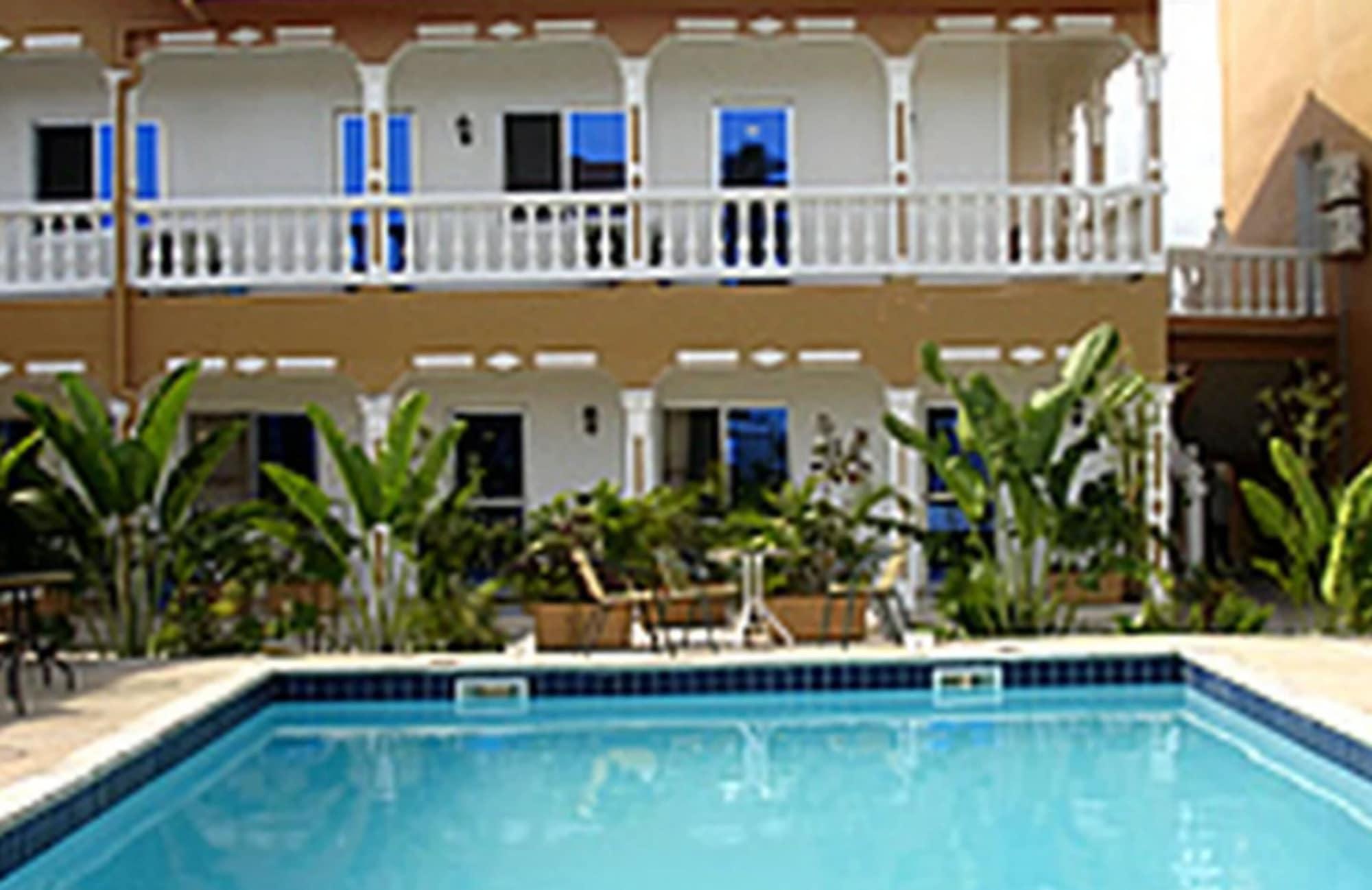 Vista Piscina Hilary Hotel