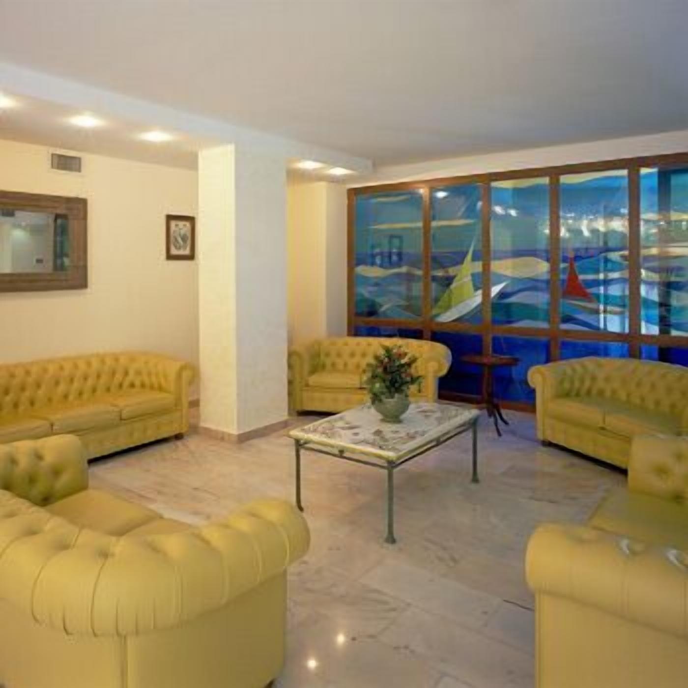 Bar/Salón Hotel Albatros