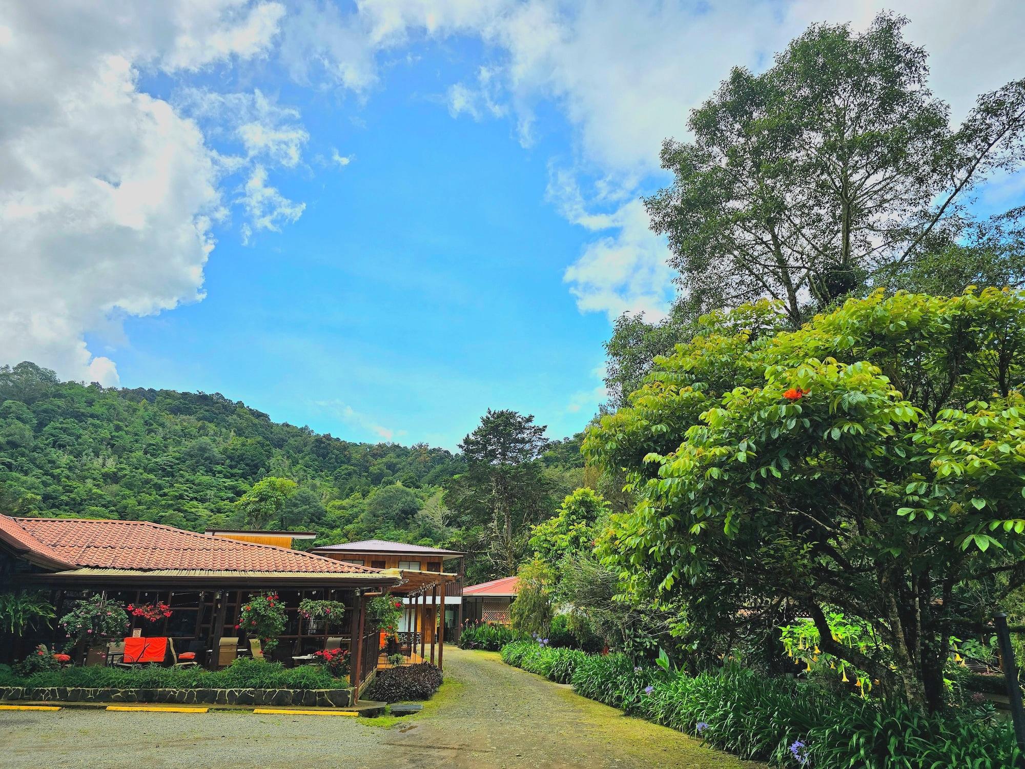 Vista Exterior Hotel de Montaña Suria