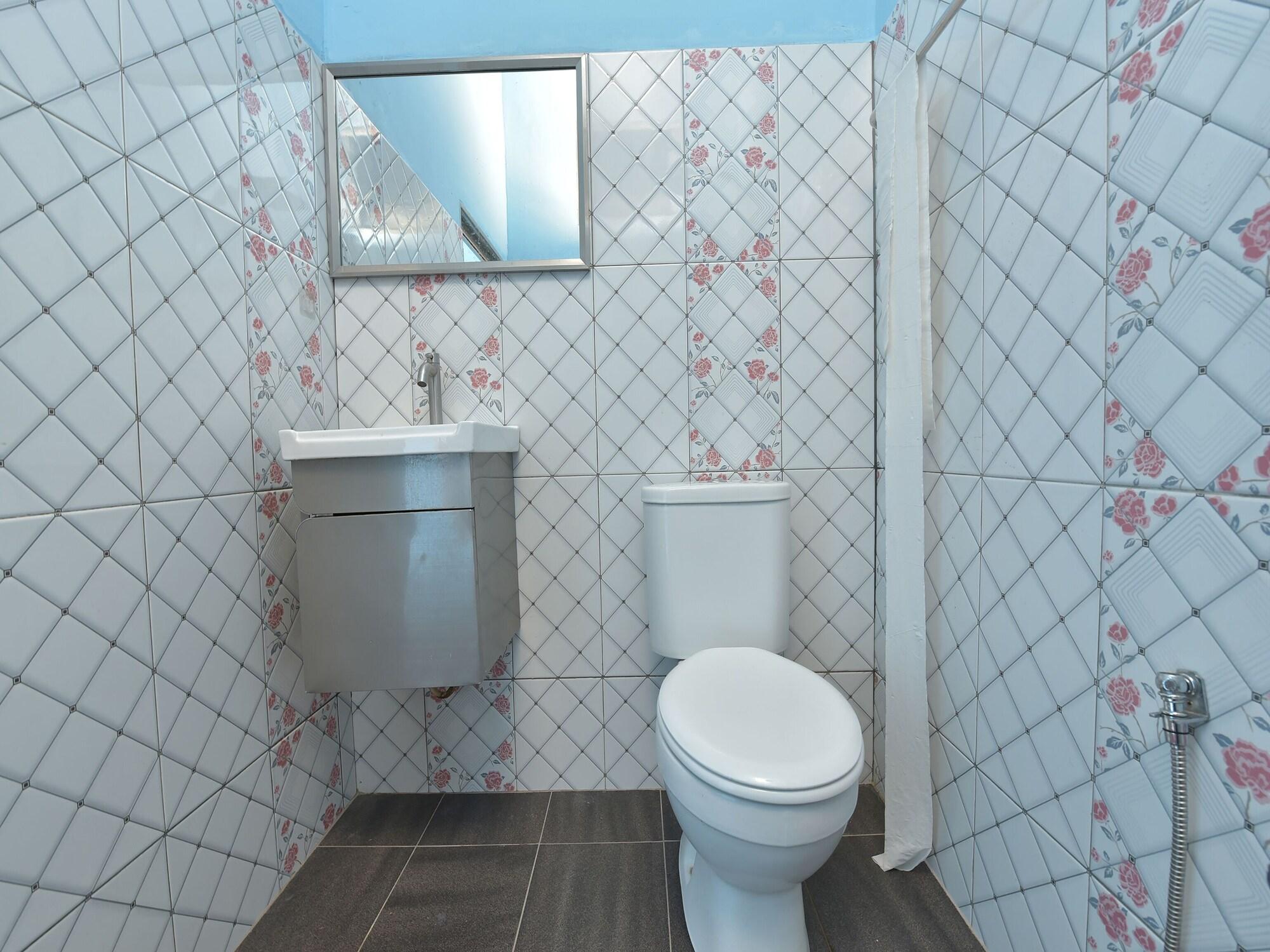 Equipamiento de Habitación Oyo 90618 D'tahan Motel Taman Negara