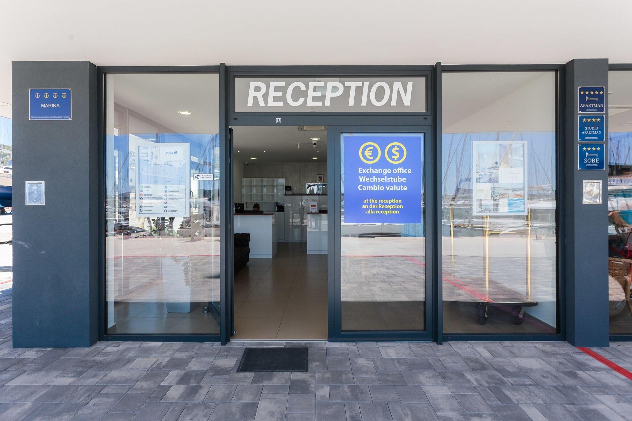 Vista Lobby Marina Baotić Apartments