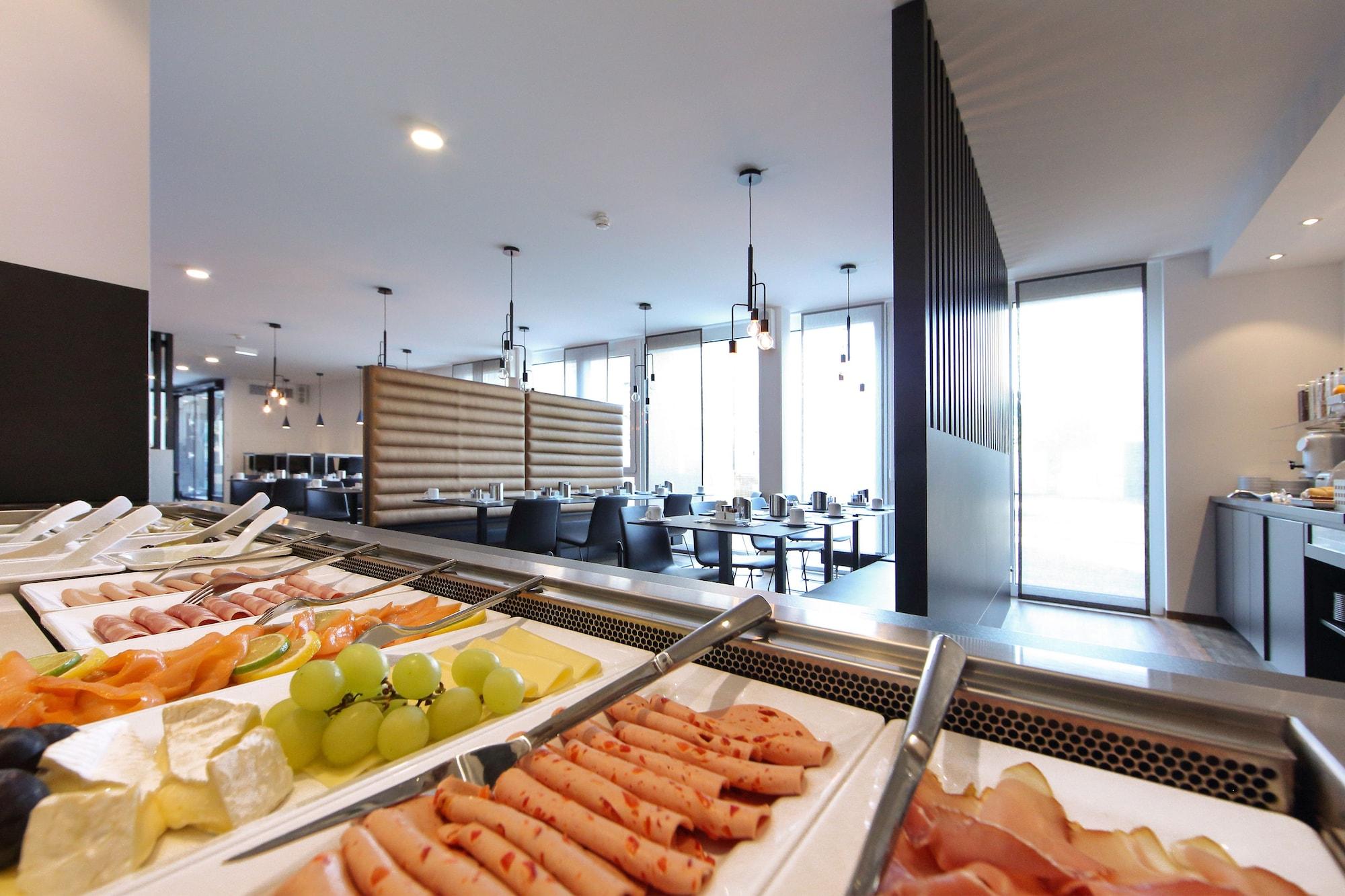 Restaurant Design & Lifestyle Hotel Estilo