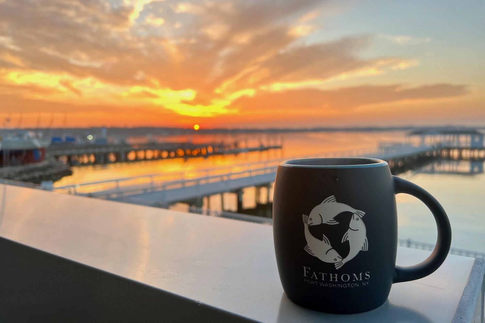 Restaurant Fathoms Hotel & Marina