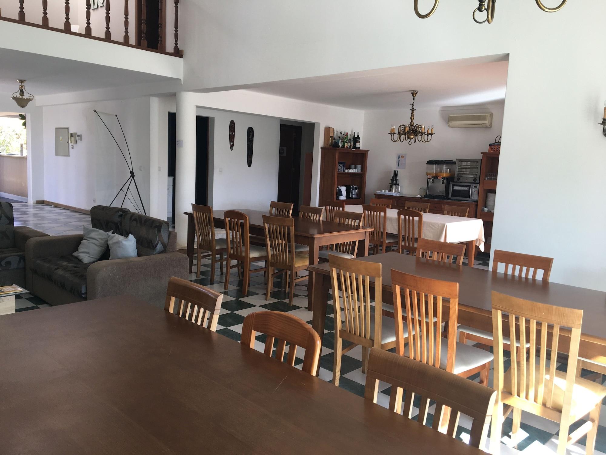 Bar/Salón Ah Villas