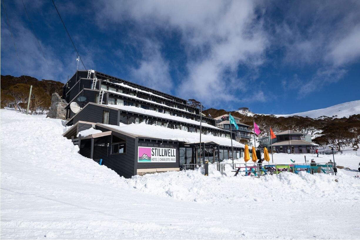 Varios Stillwell Hotel